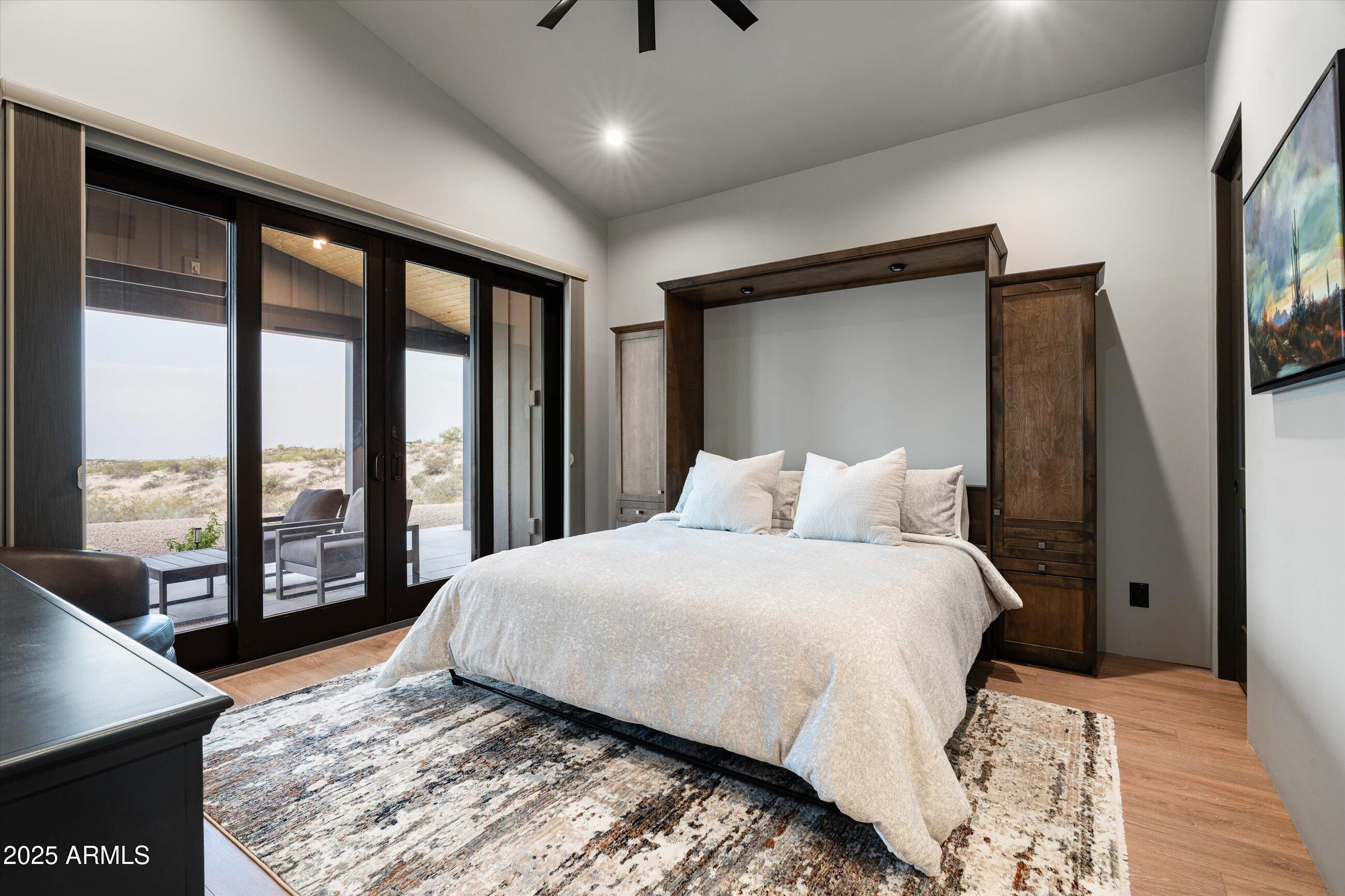 GOLDIE BROWN PINNACLE PEAK RANCH - Residential