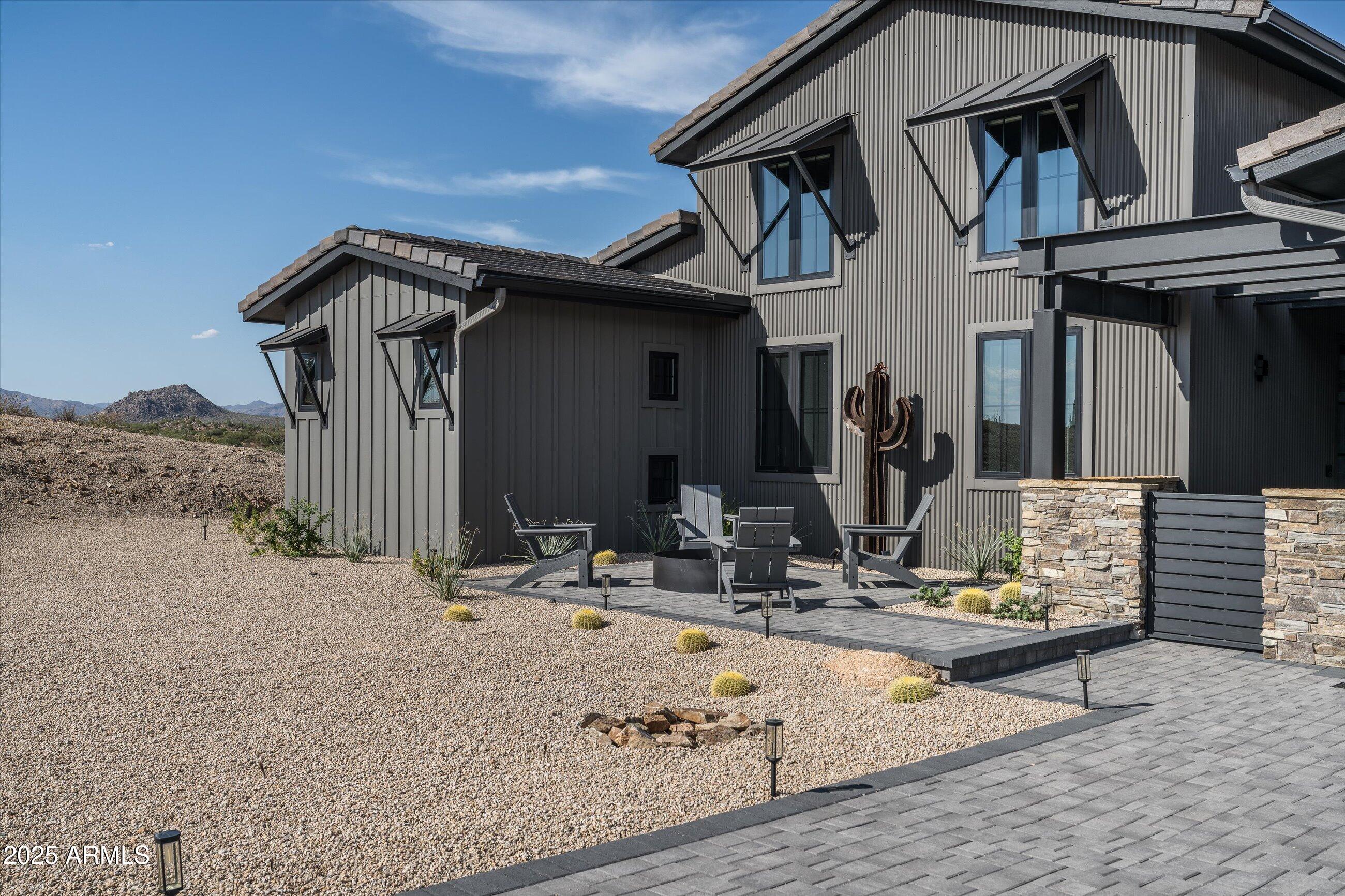 GOLDIE BROWN PINNACLE PEAK RANCH - Residential