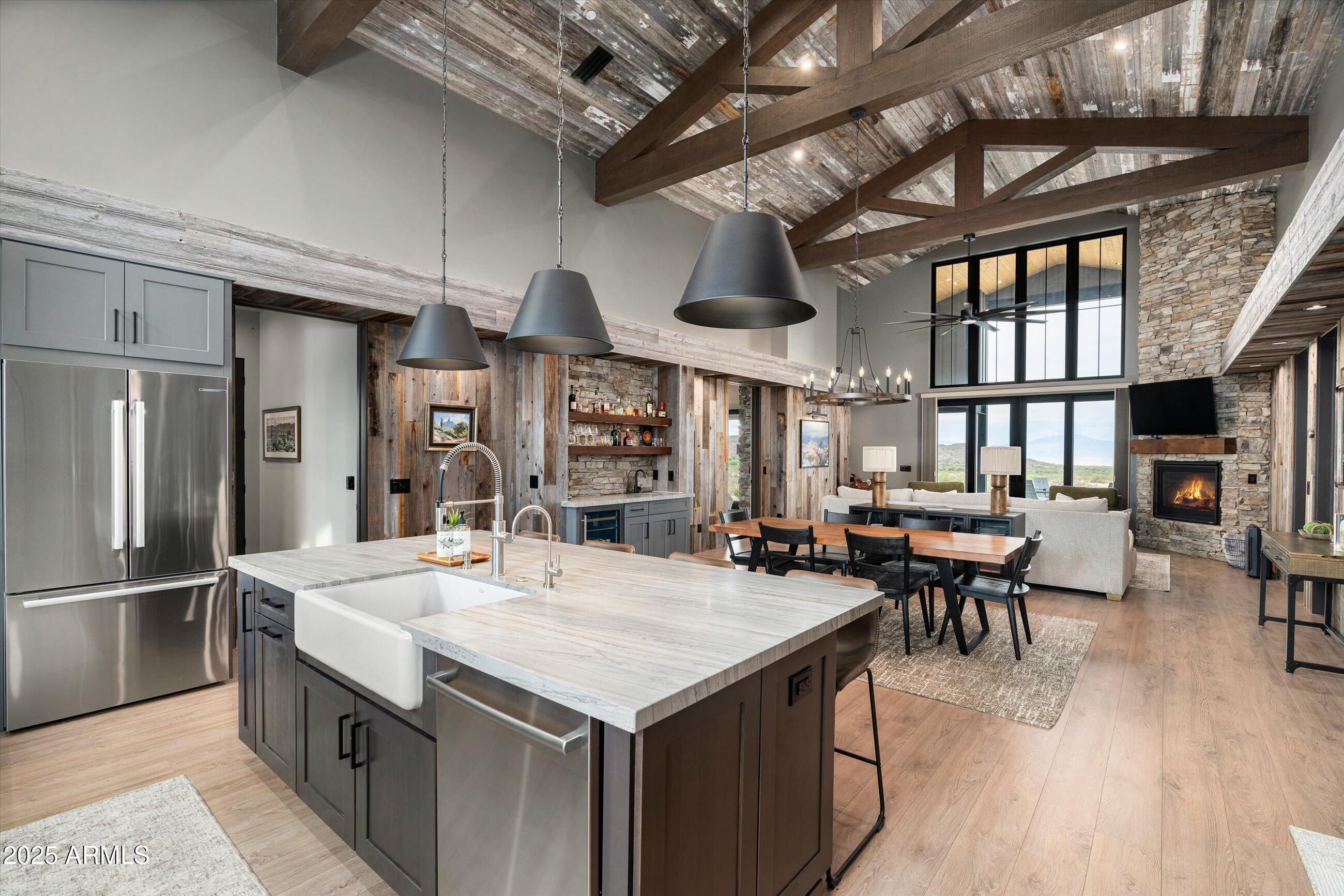 GOLDIE BROWN PINNACLE PEAK RANCH - Residential