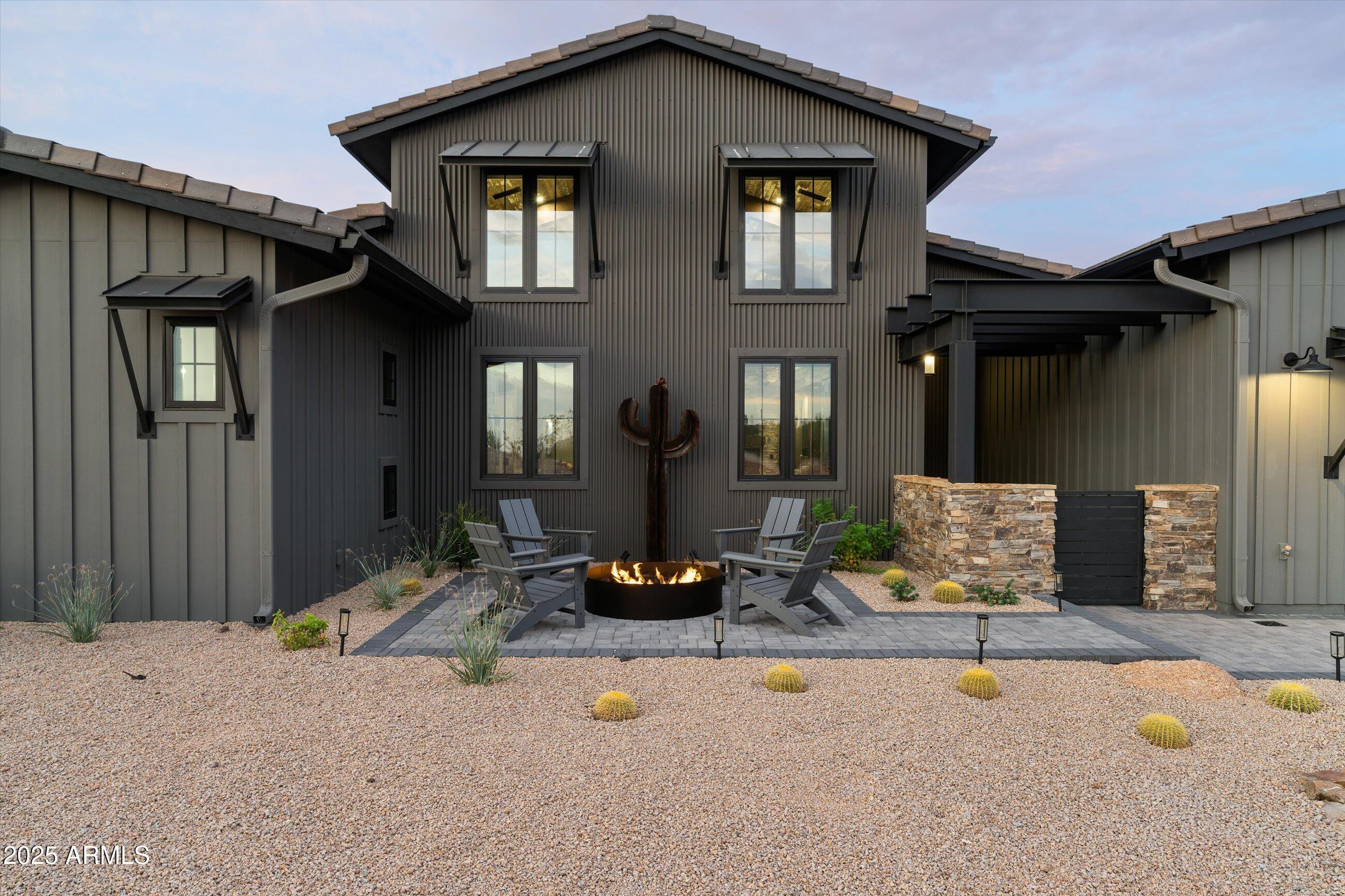 GOLDIE BROWN PINNACLE PEAK RANCH - Residential