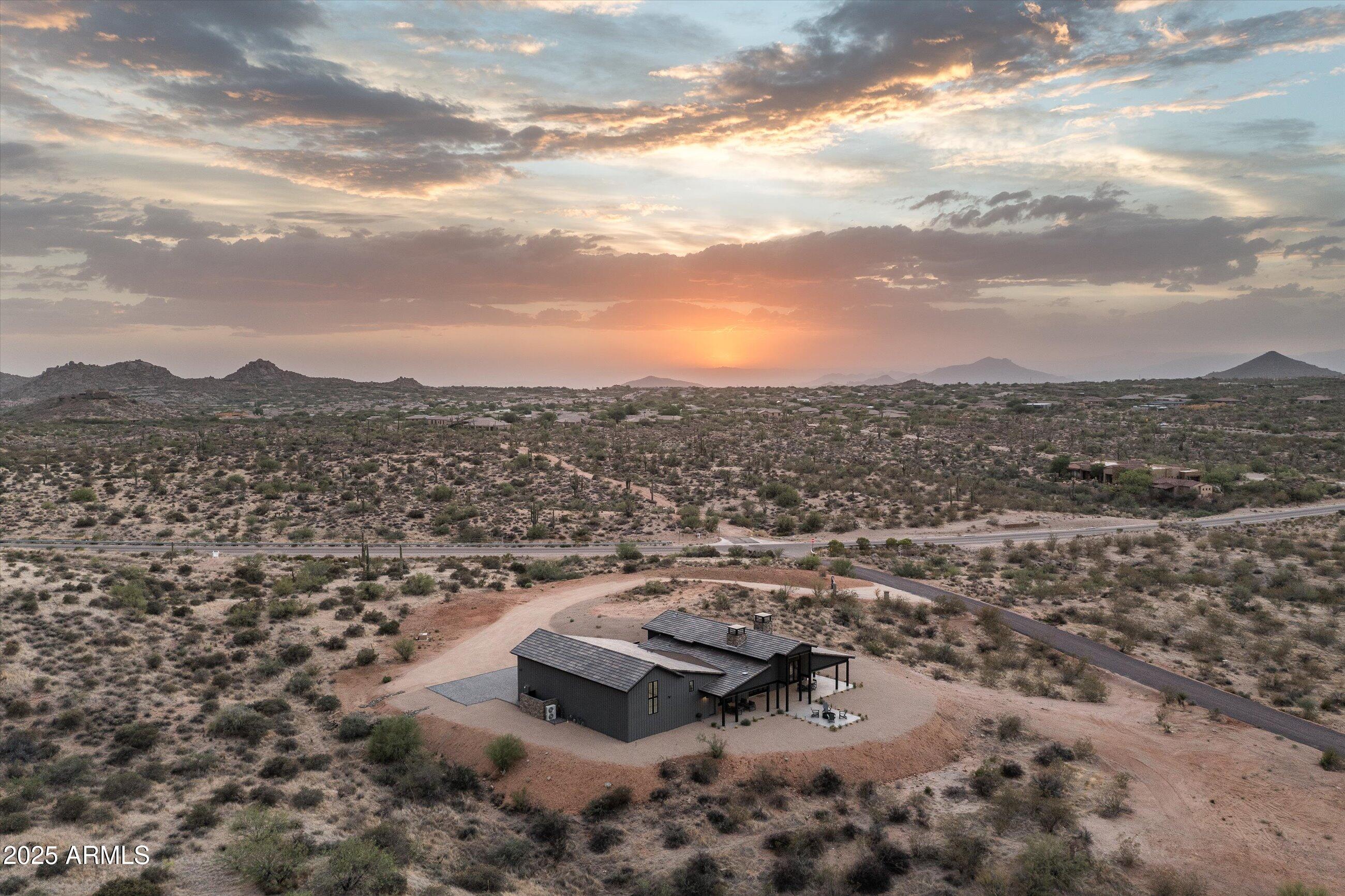 GOLDIE BROWN PINNACLE PEAK RANCH - Residential