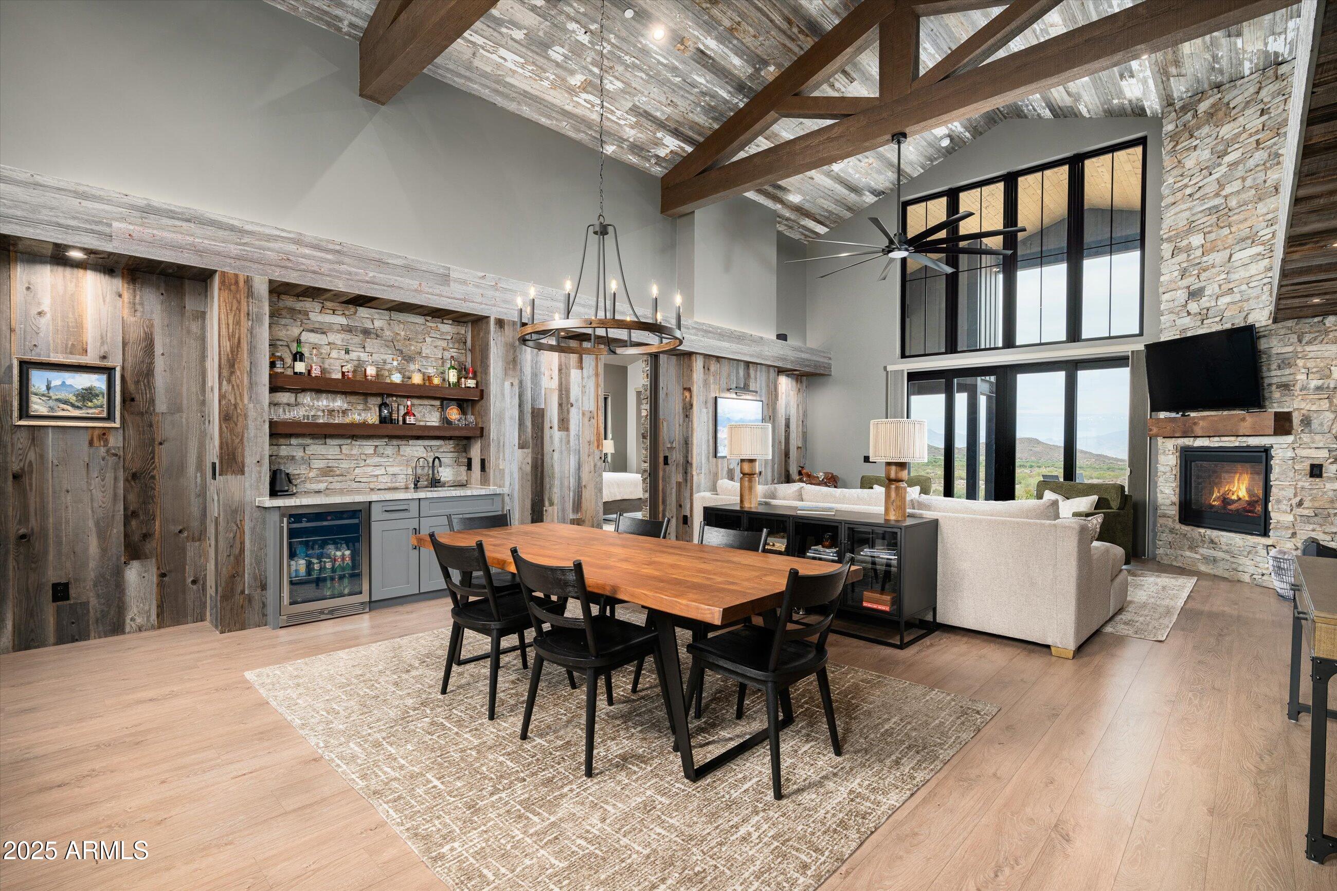GOLDIE BROWN PINNACLE PEAK RANCH - Residential