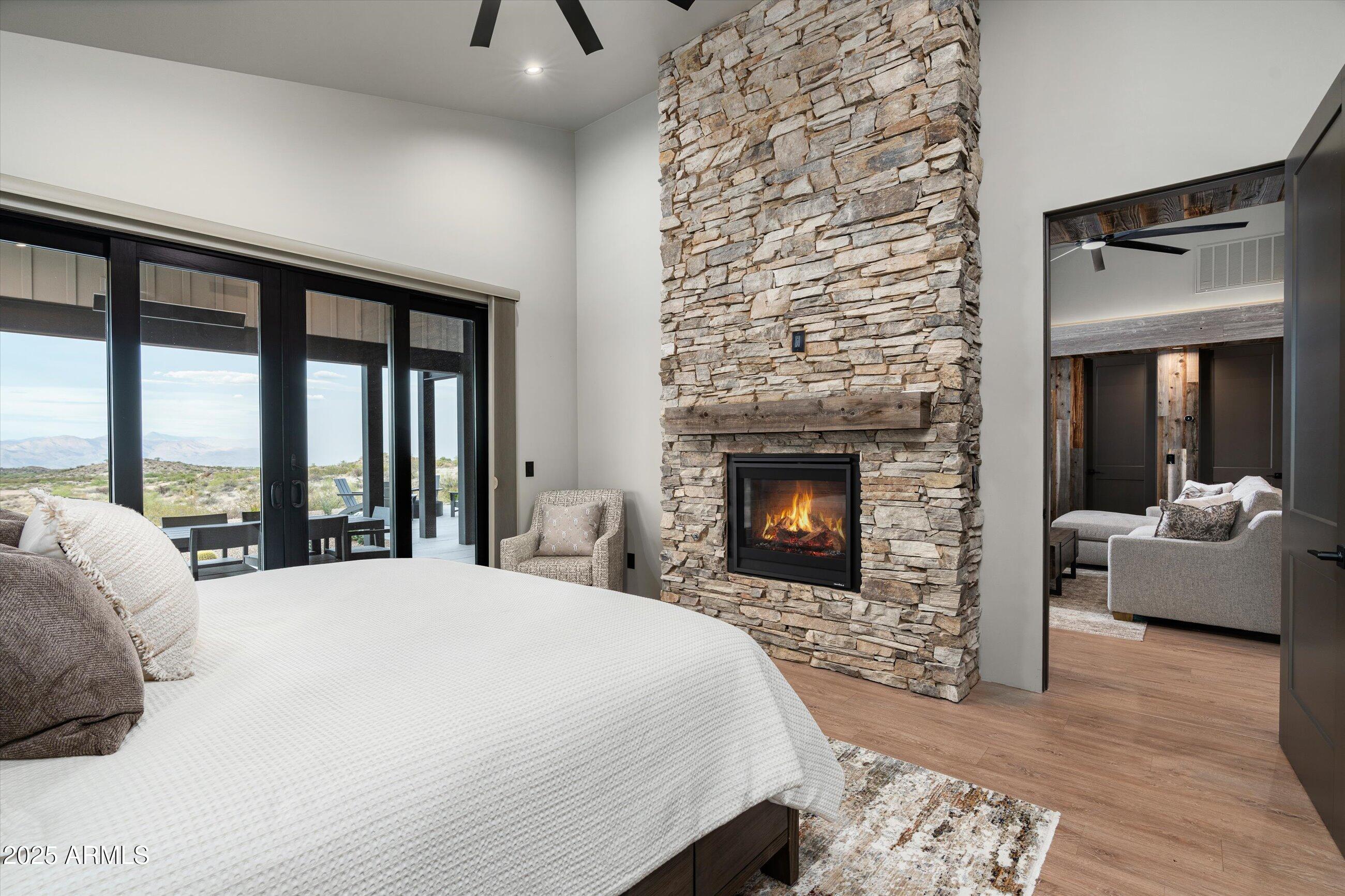 GOLDIE BROWN PINNACLE PEAK RANCH - Residential