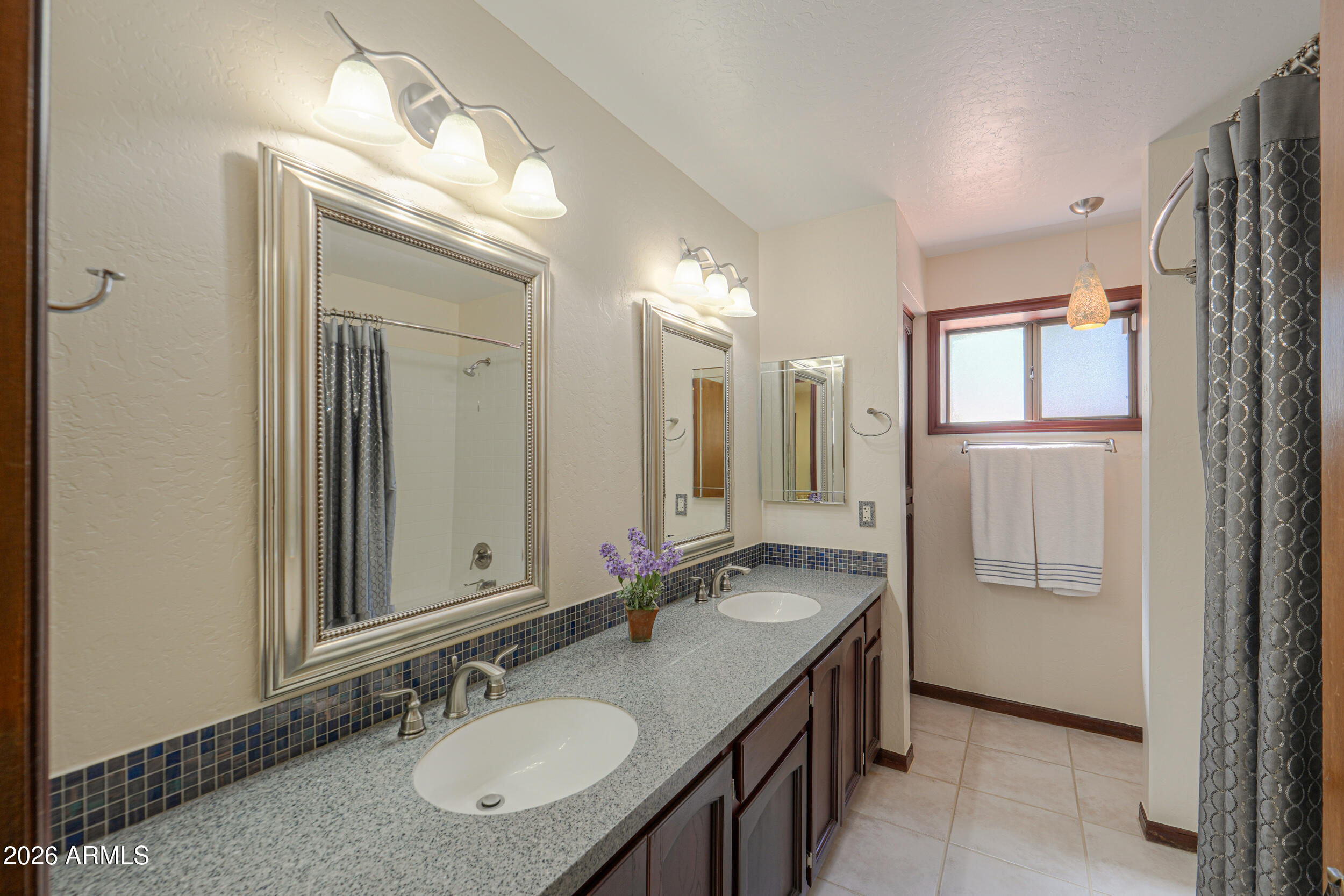 ROUND VALLEY ESTATES - Residential