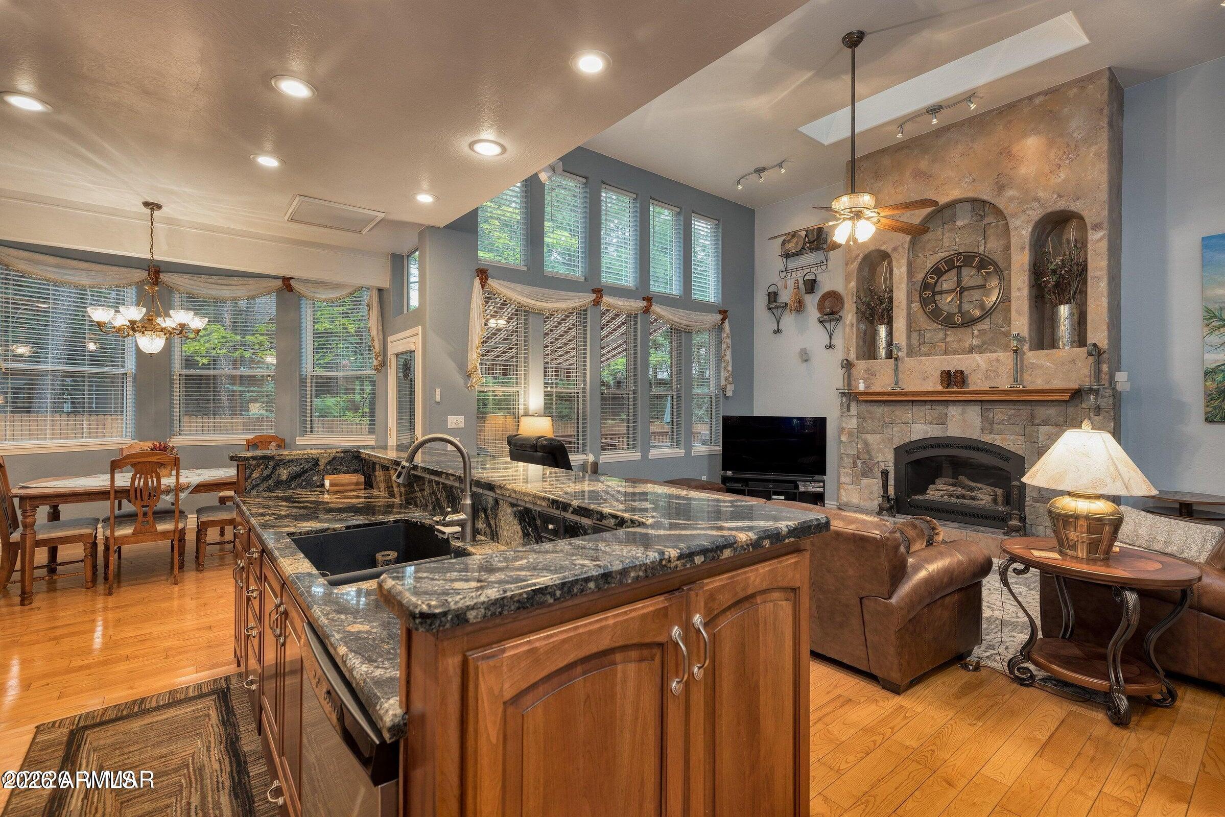 PINETOP LAKES COUNTRY CLUB UNIT 4 - Residential