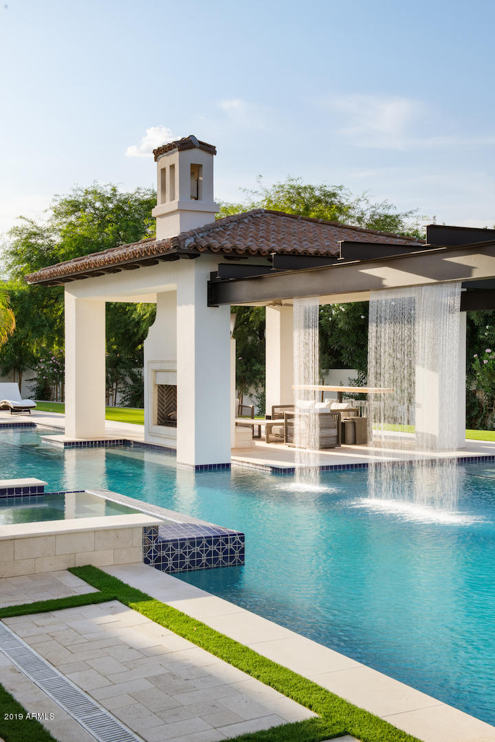 GROSSE POINTE HIGHLANDS - Residential