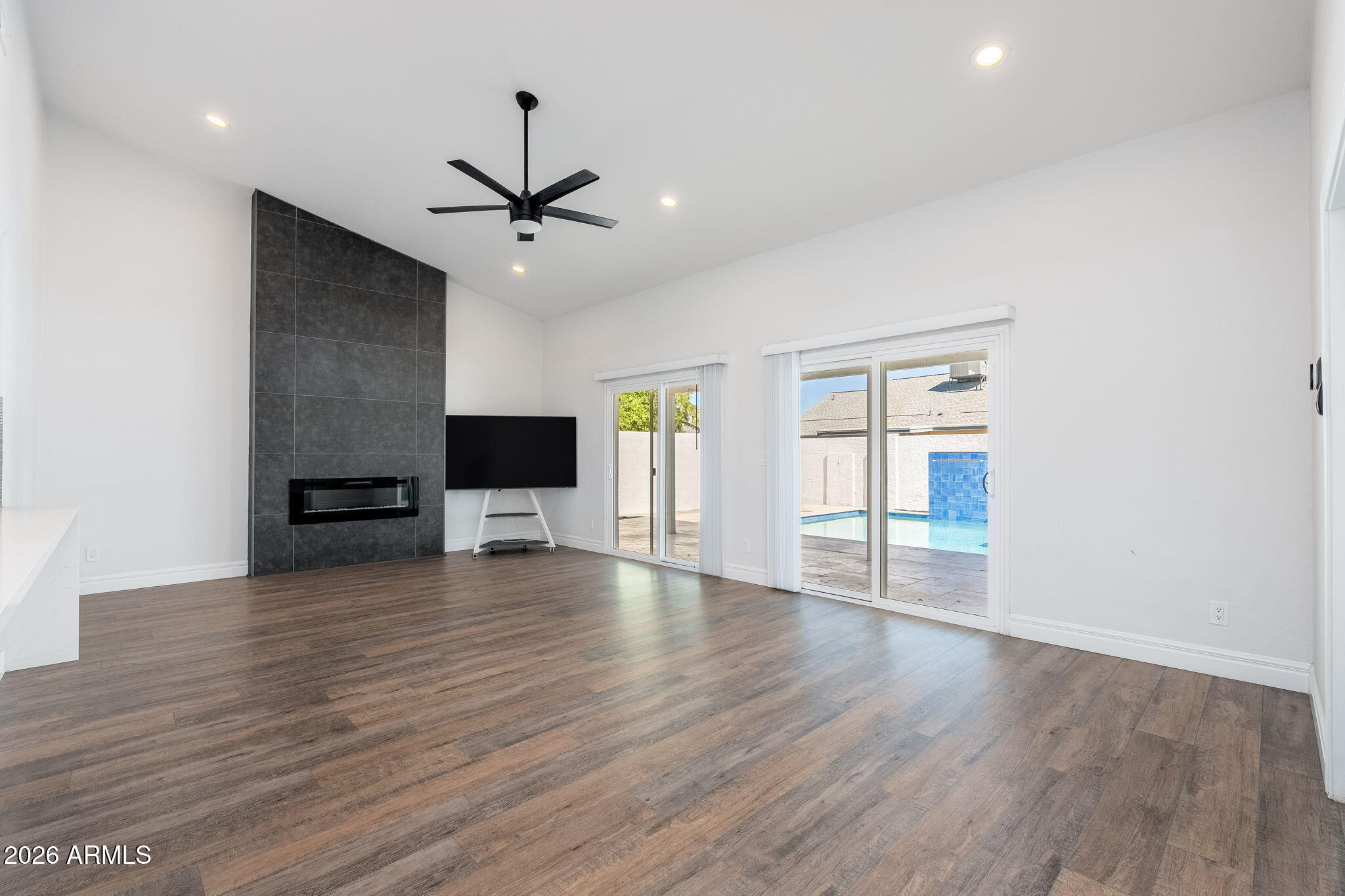 KNOELL TEMPE UNIT 9 - Residential