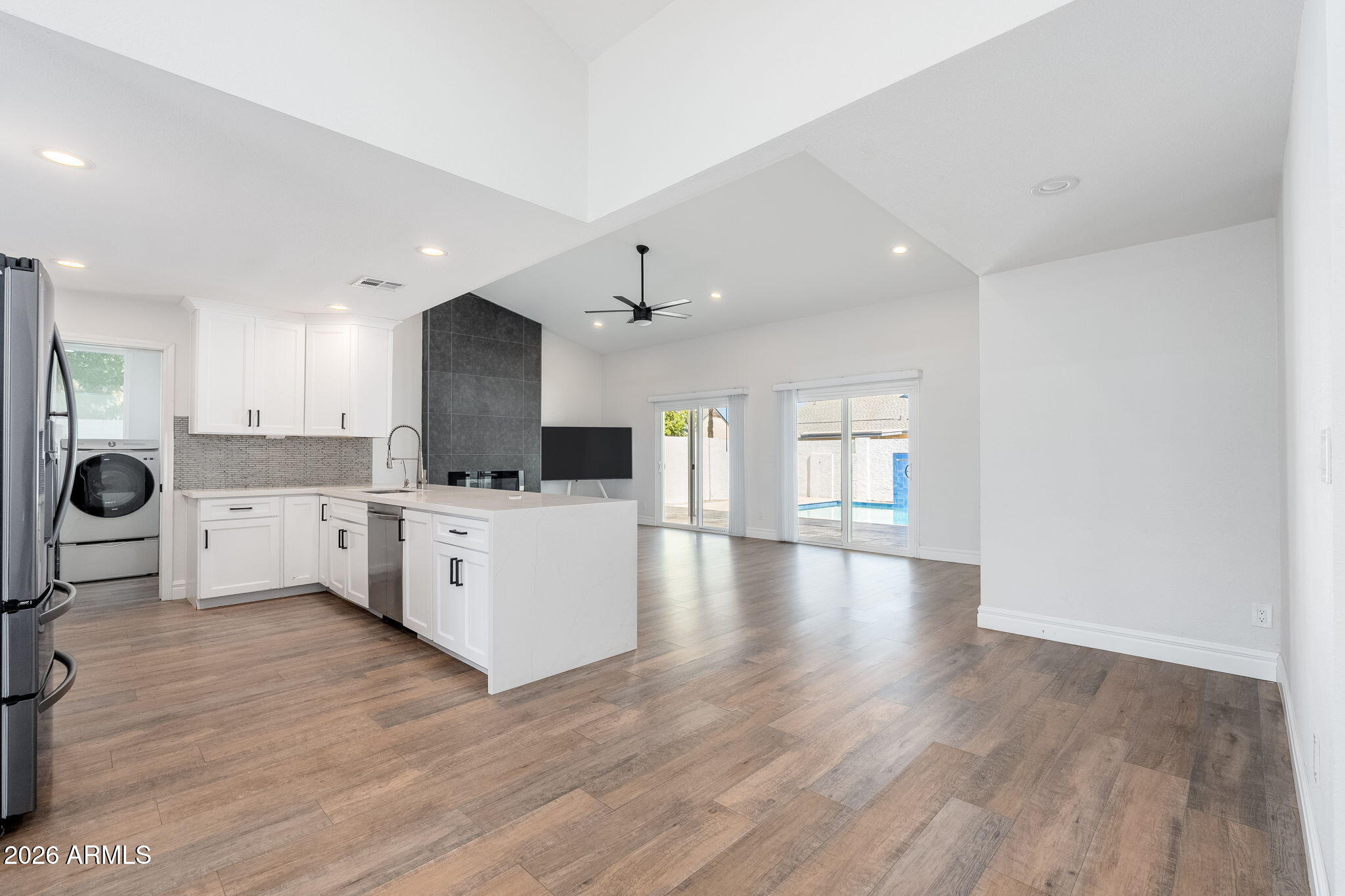 KNOELL TEMPE UNIT 9 - Residential