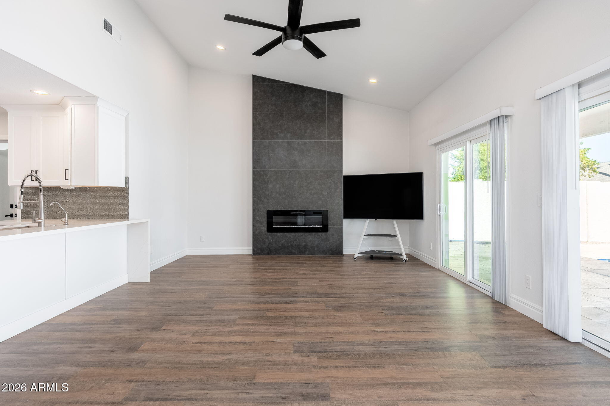 KNOELL TEMPE UNIT 9 - Residential