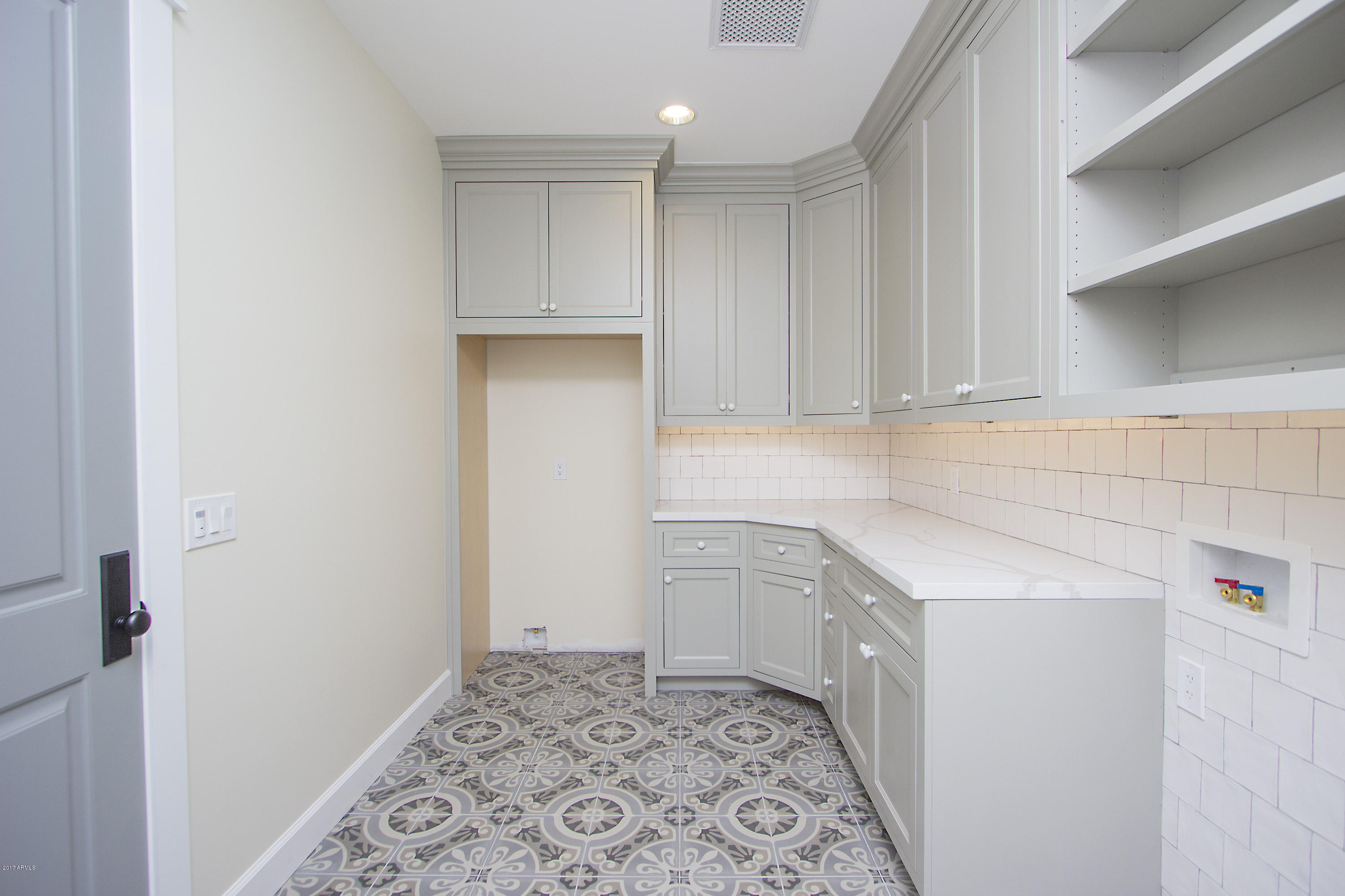 LOS VECINOS - Residential