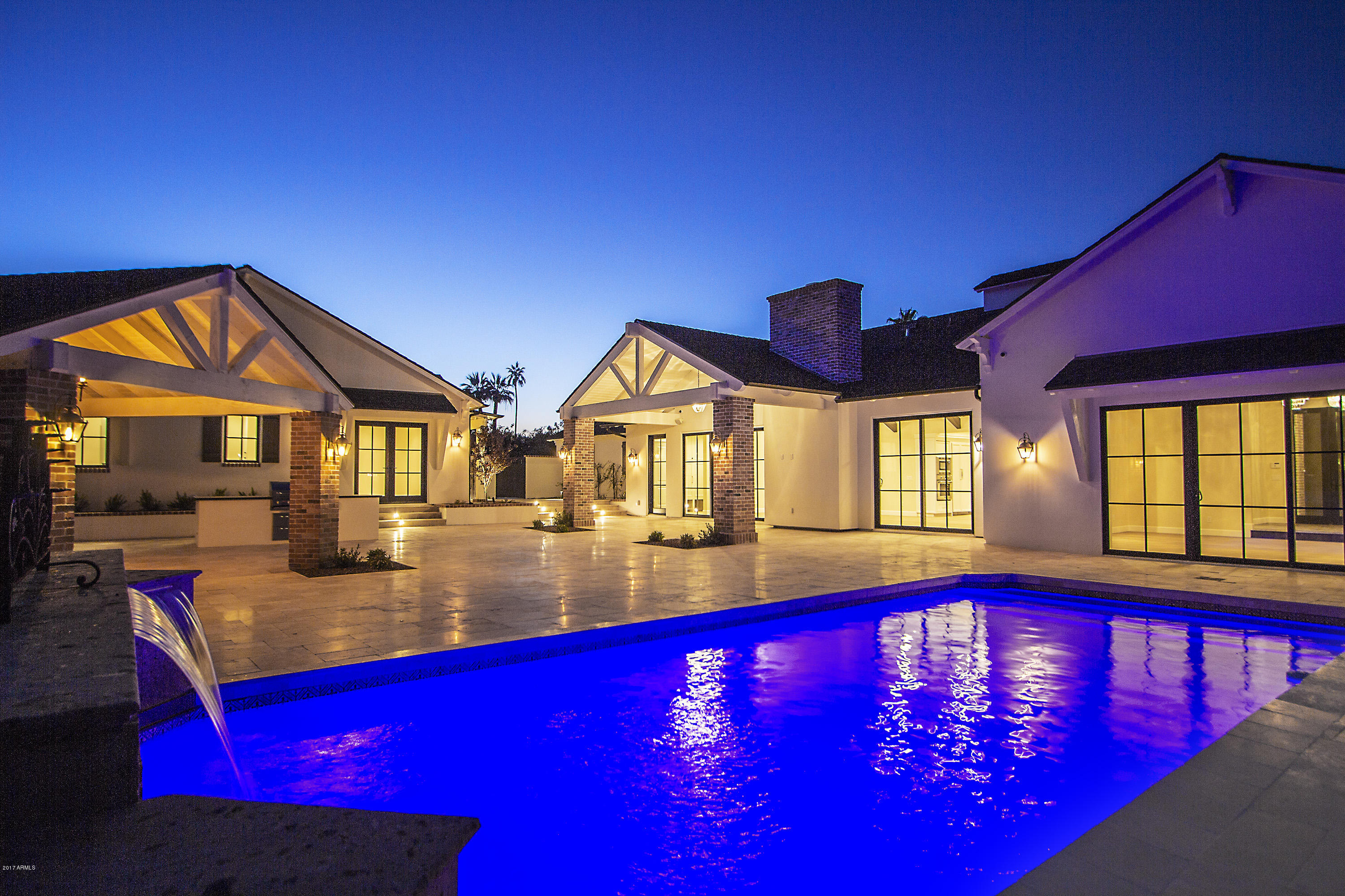 LOS VECINOS - Residential