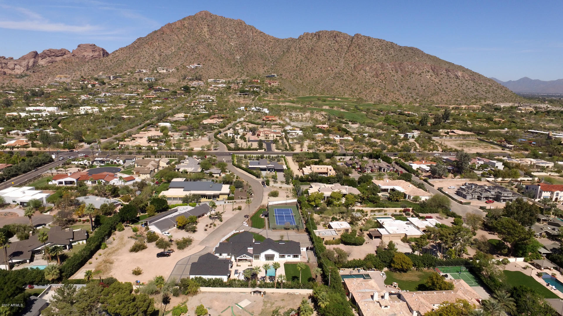 LOS VECINOS - Residential