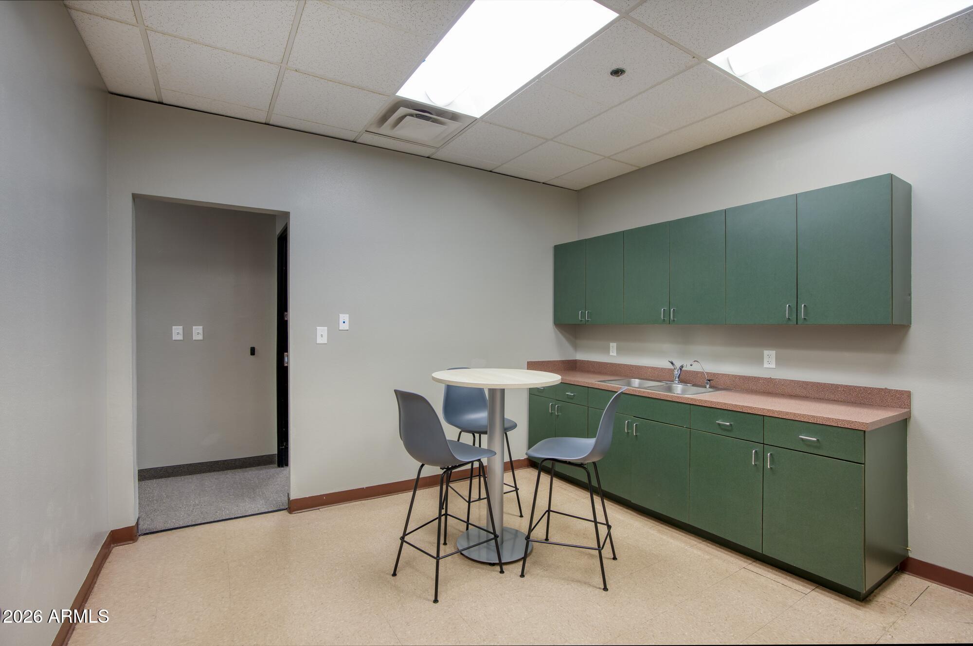 FOOTHILLS GATEWAY OFFICE PARK - Commercial Lease