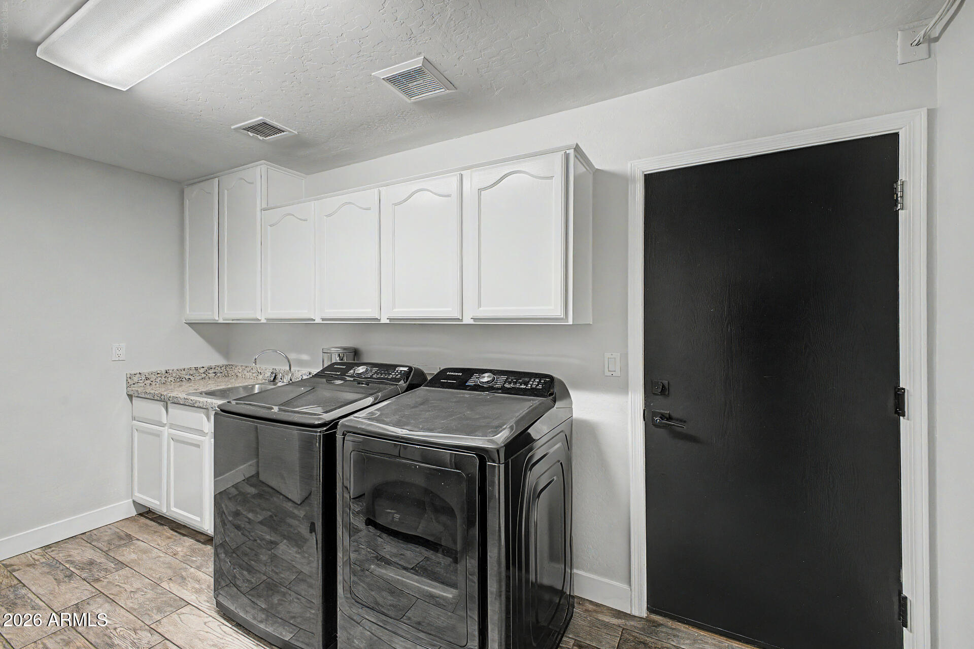 VALENCIA GROVES - Residential