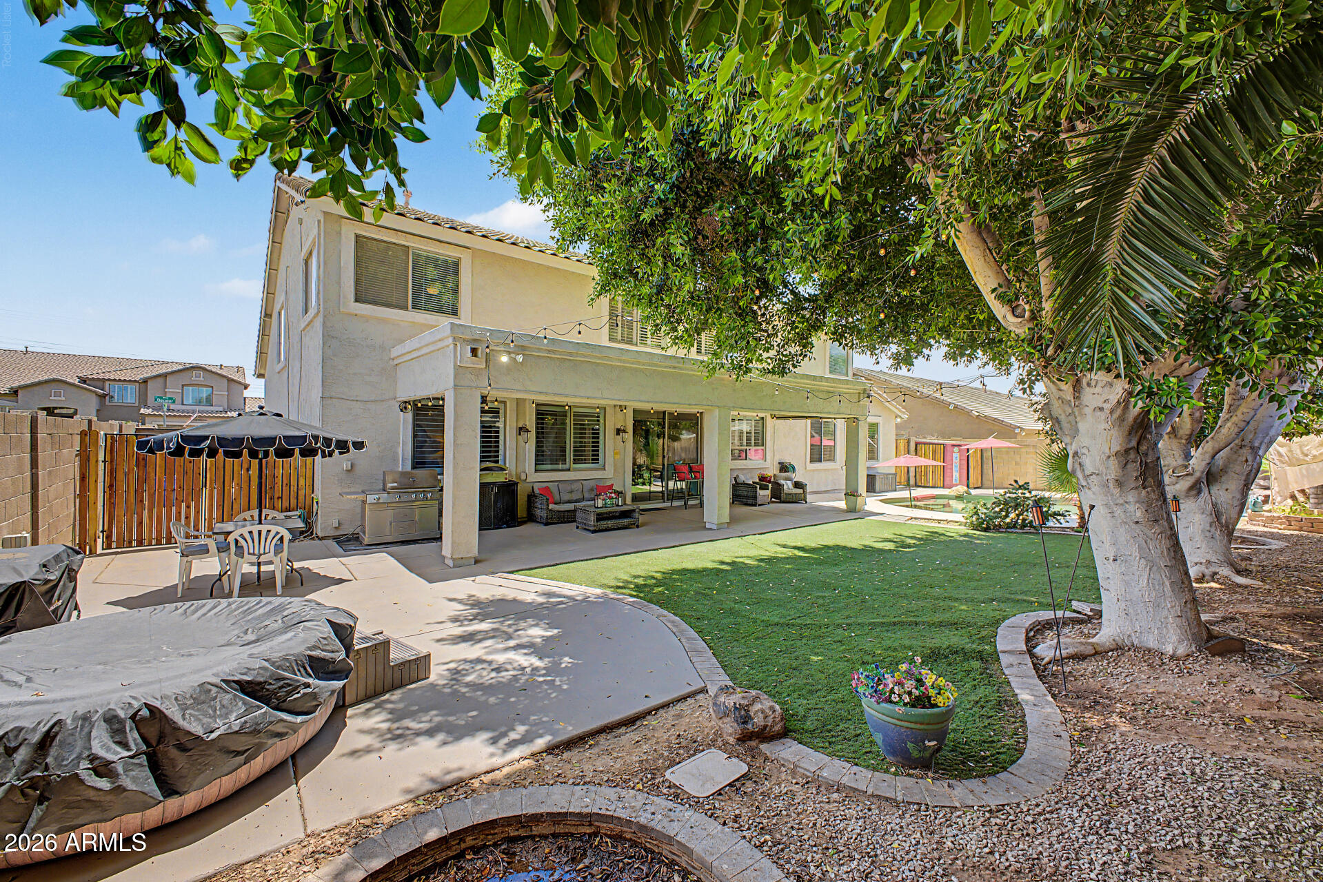 VALENCIA GROVES - Residential