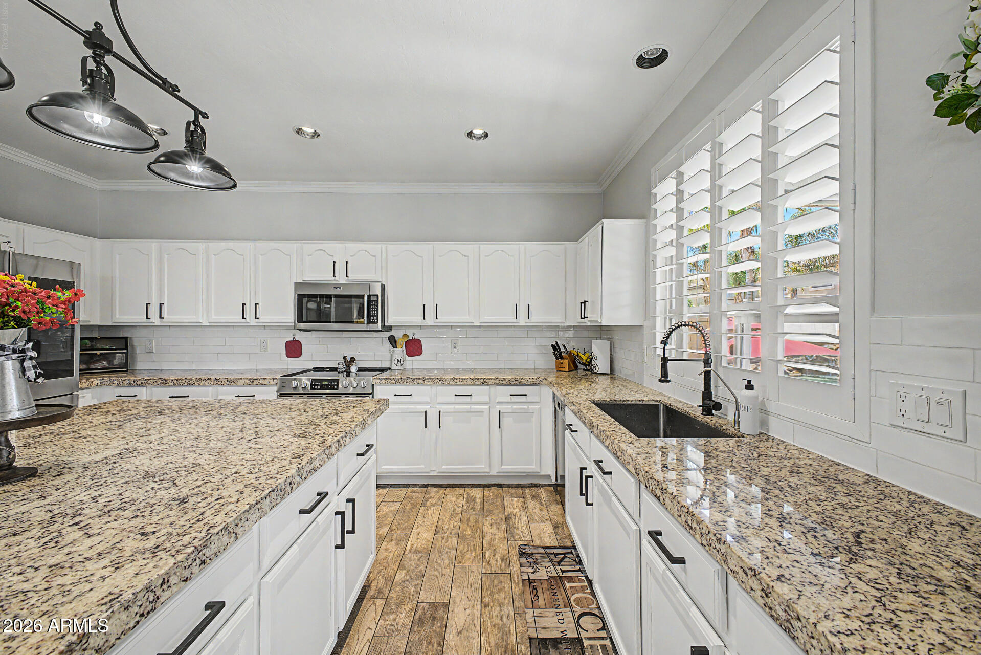 VALENCIA GROVES - Residential