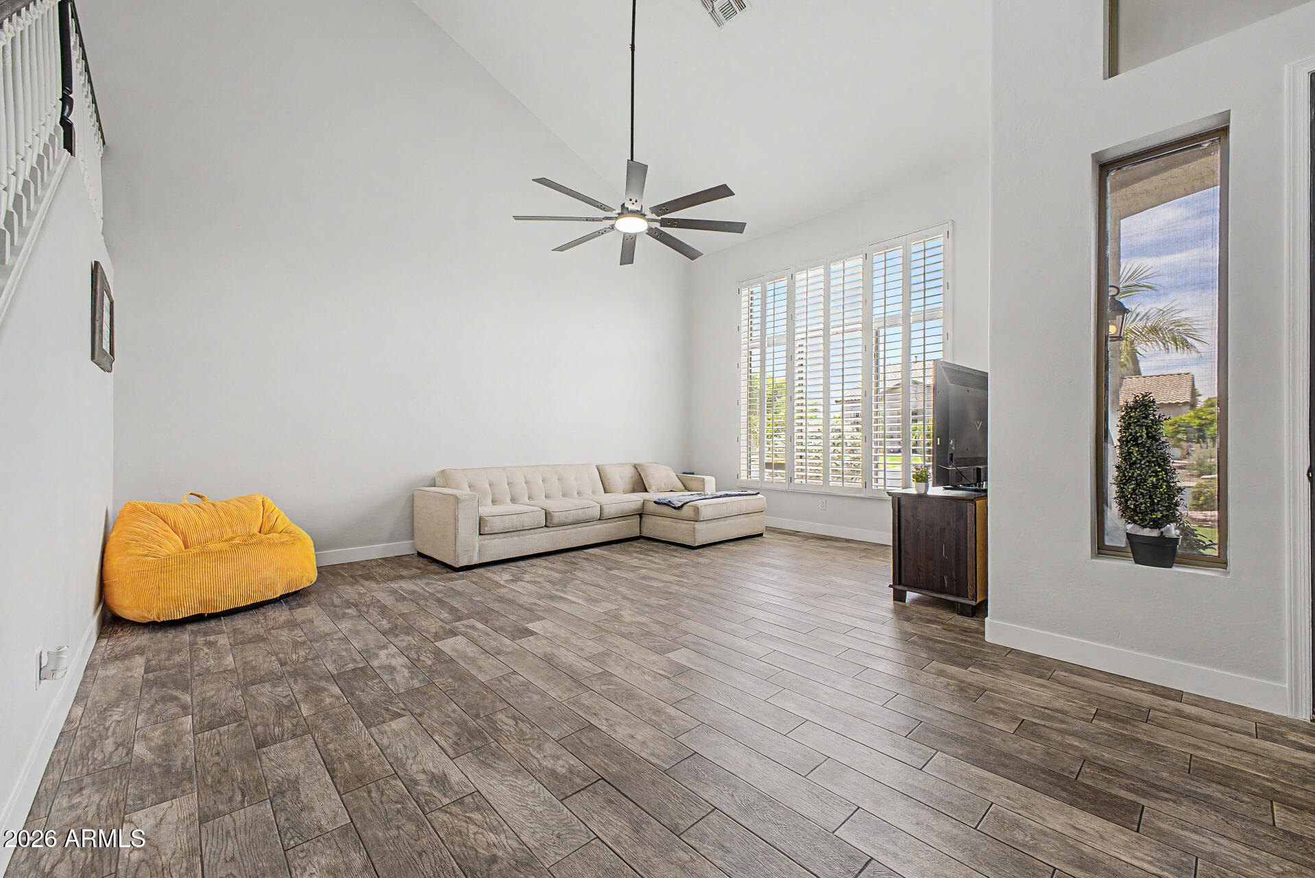 VALENCIA GROVES - Residential