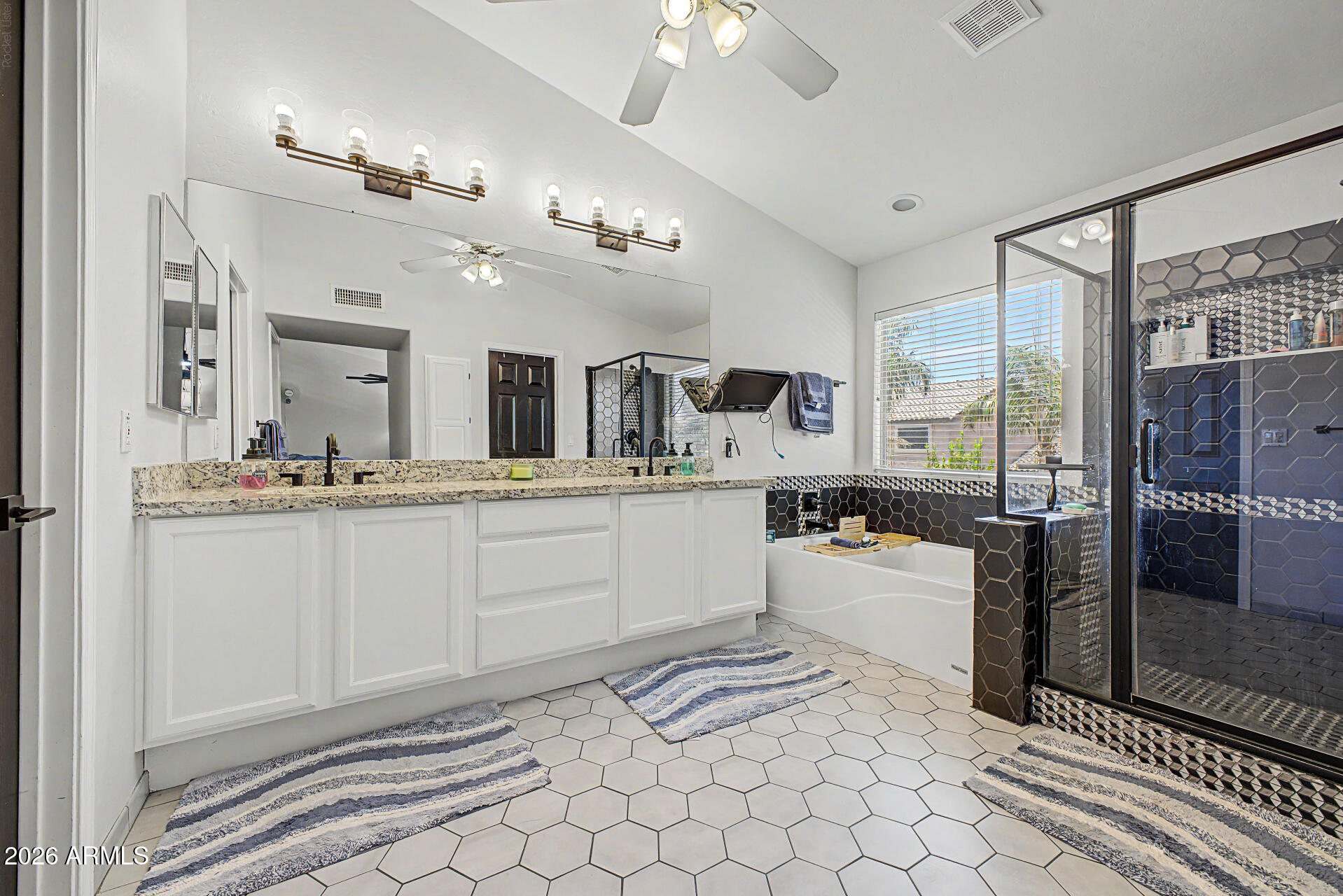 VALENCIA GROVES - Residential