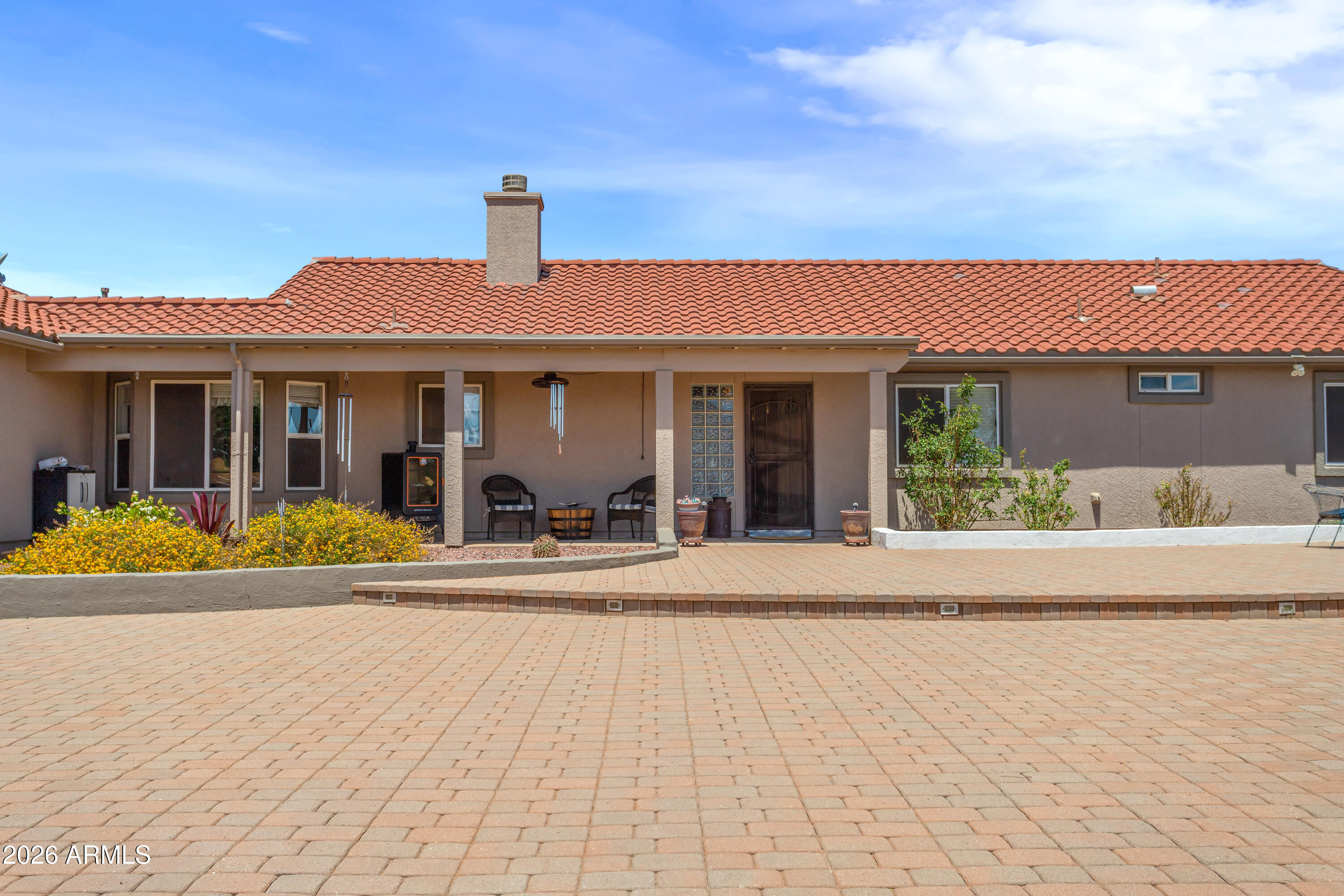 Over 2000 Sq Ft 4-bedroom 3 bath 5 Car garage with 460 sq. ft. Casita all on 4.40 private fenced in acres. Beautifully landscaped front and back yards with large courtyard perfect for outdoor entertaining. Enjoy panoramic mountain views from your 700 sq ft screened in porch.