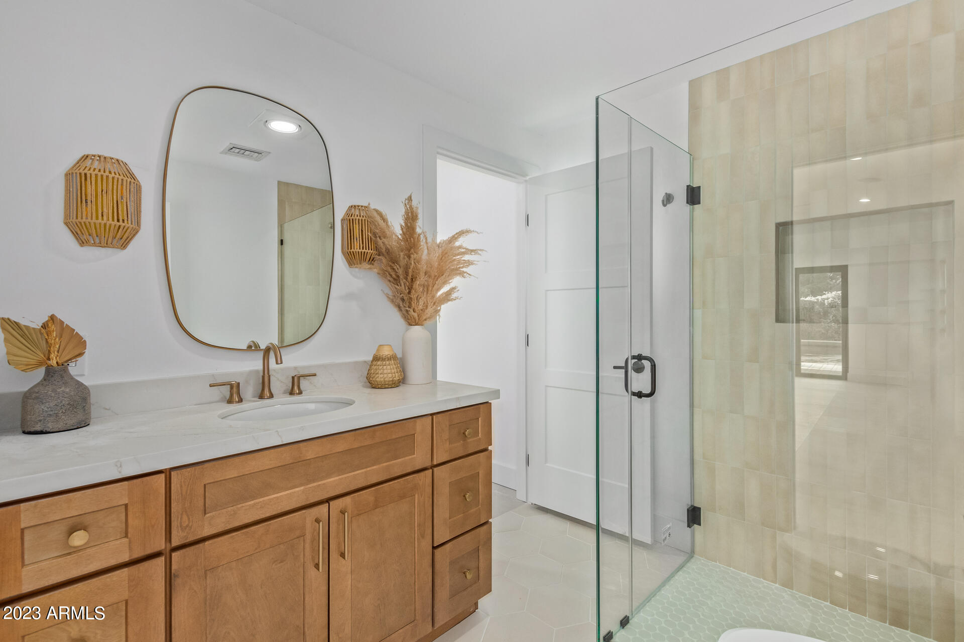 WHITCOMBS ROUNDUP RANCHOS - Residential