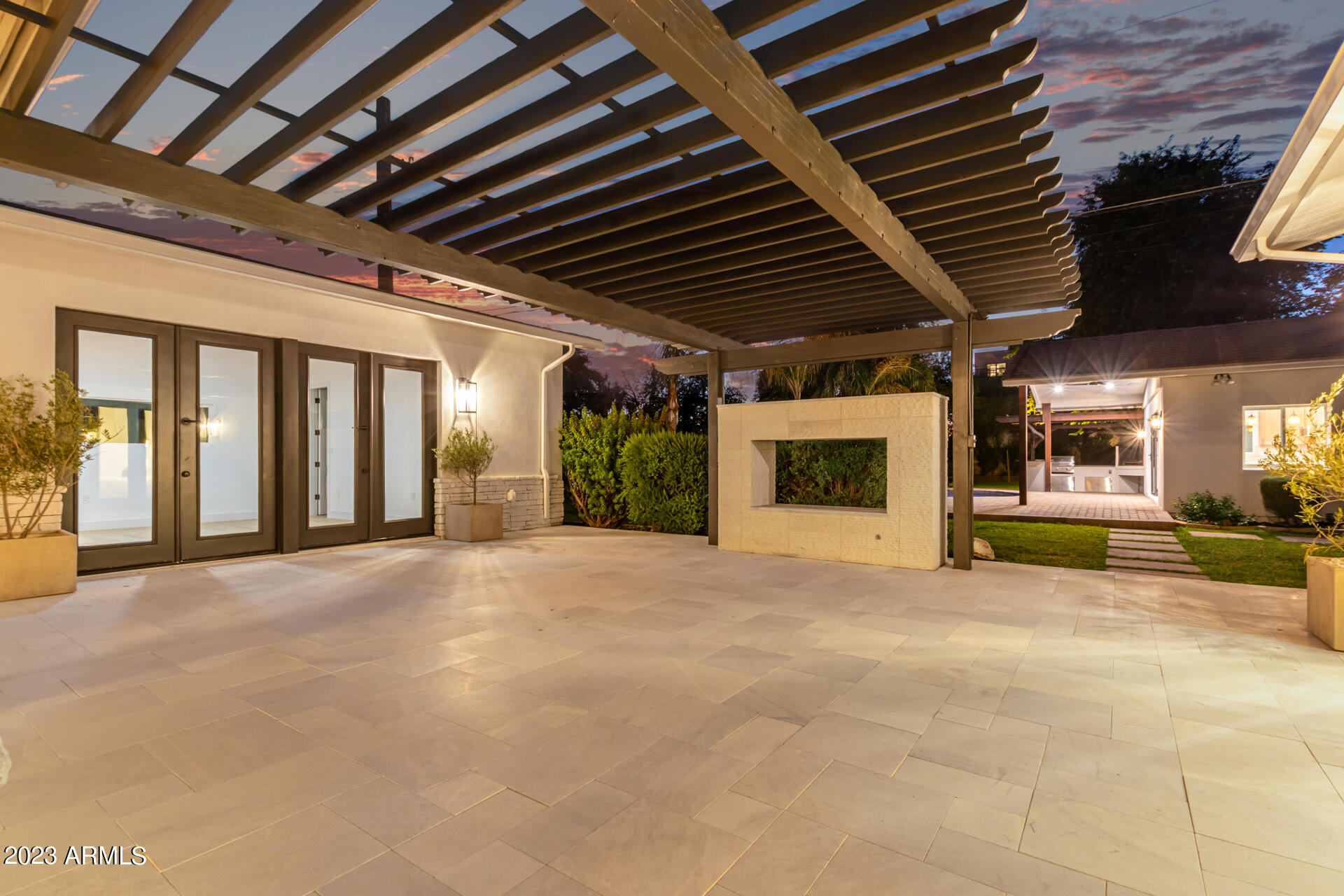 WHITCOMBS ROUNDUP RANCHOS - Residential