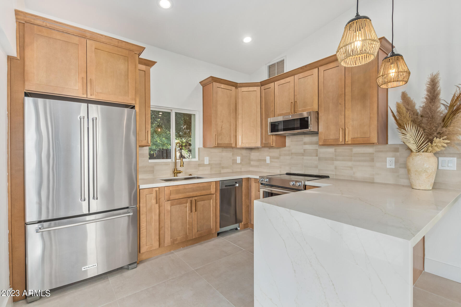 WHITCOMBS ROUNDUP RANCHOS - Residential