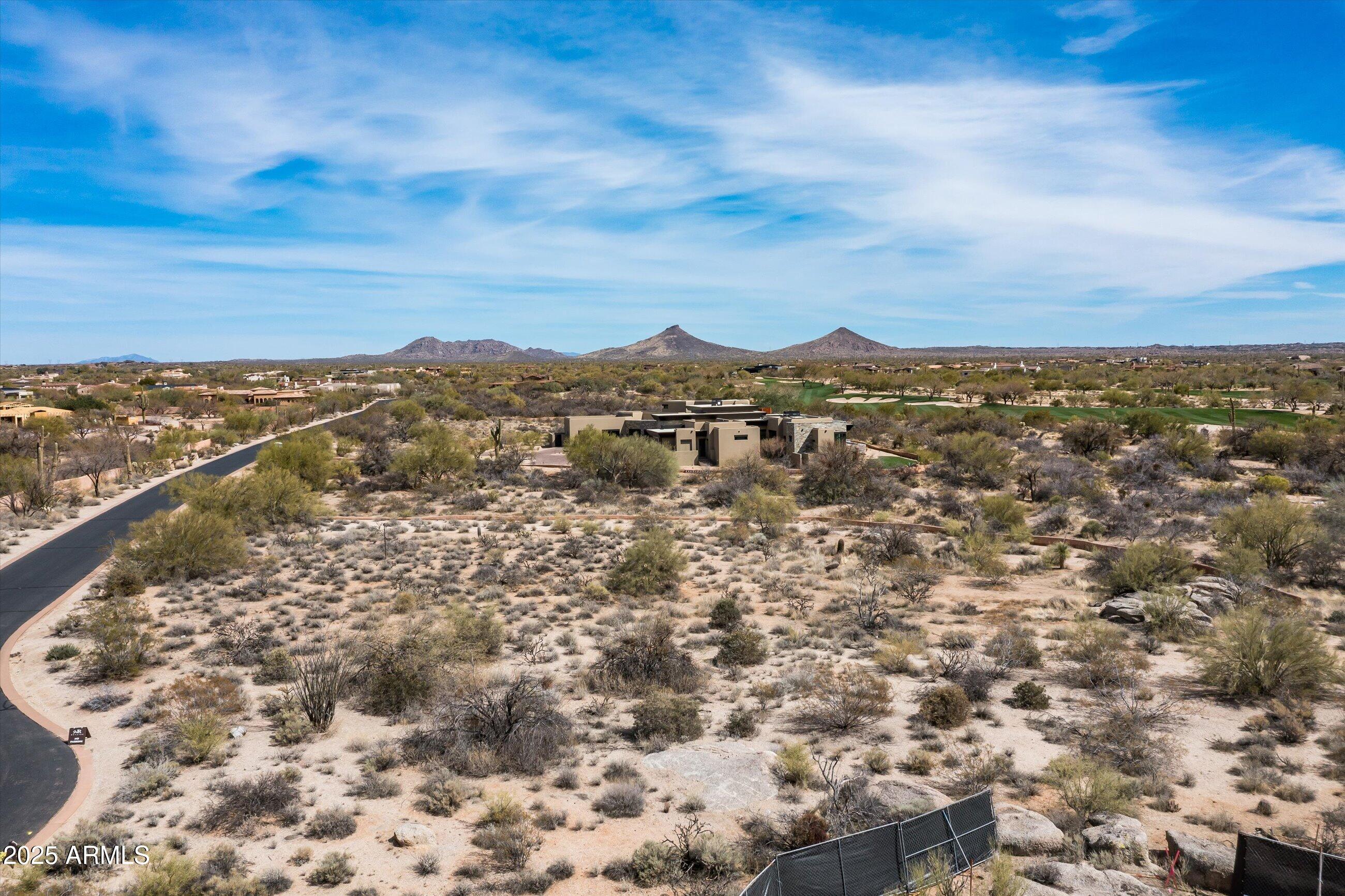 WHISPER ROCK - Residential