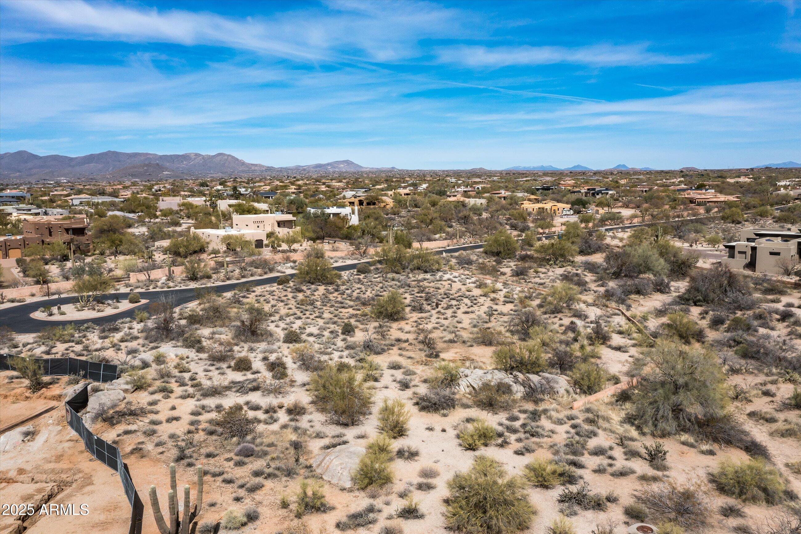 WHISPER ROCK - Residential