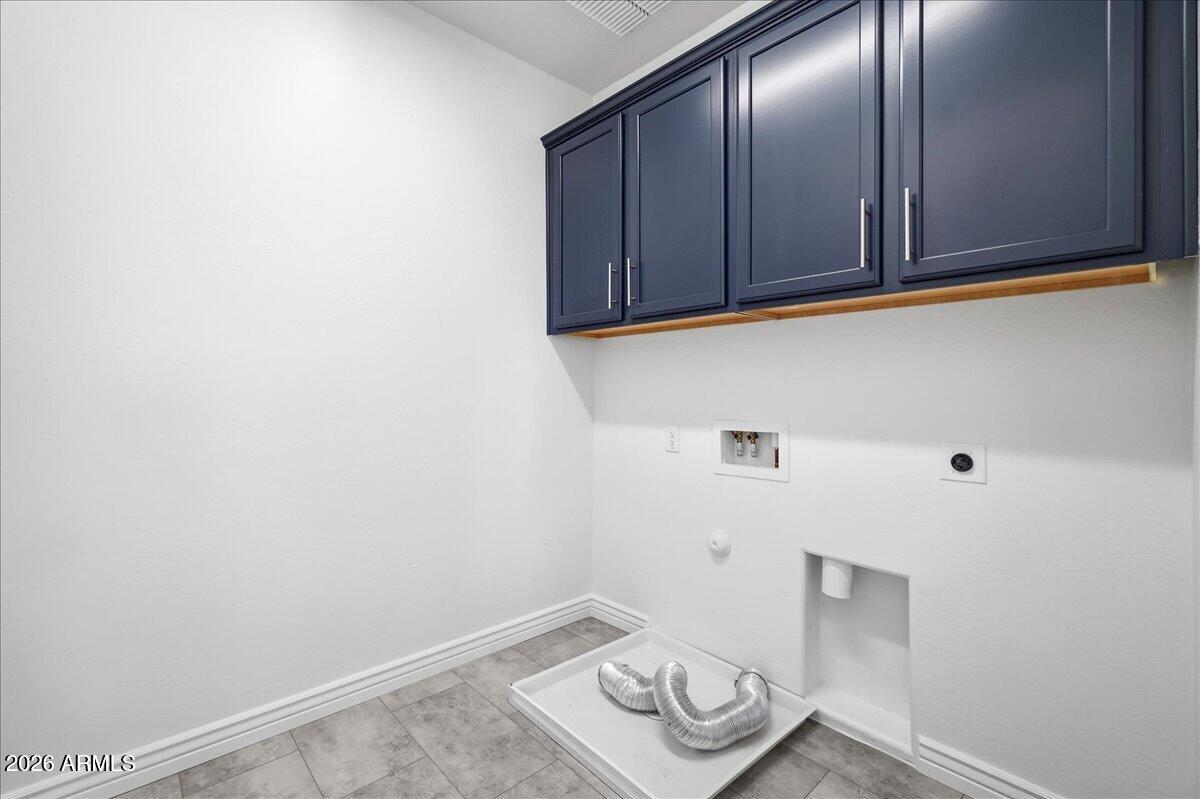 EASTMARK DEVELOPMENT UNIT 7 NORTH PARCELS 7-6 THRU - Residential Lease