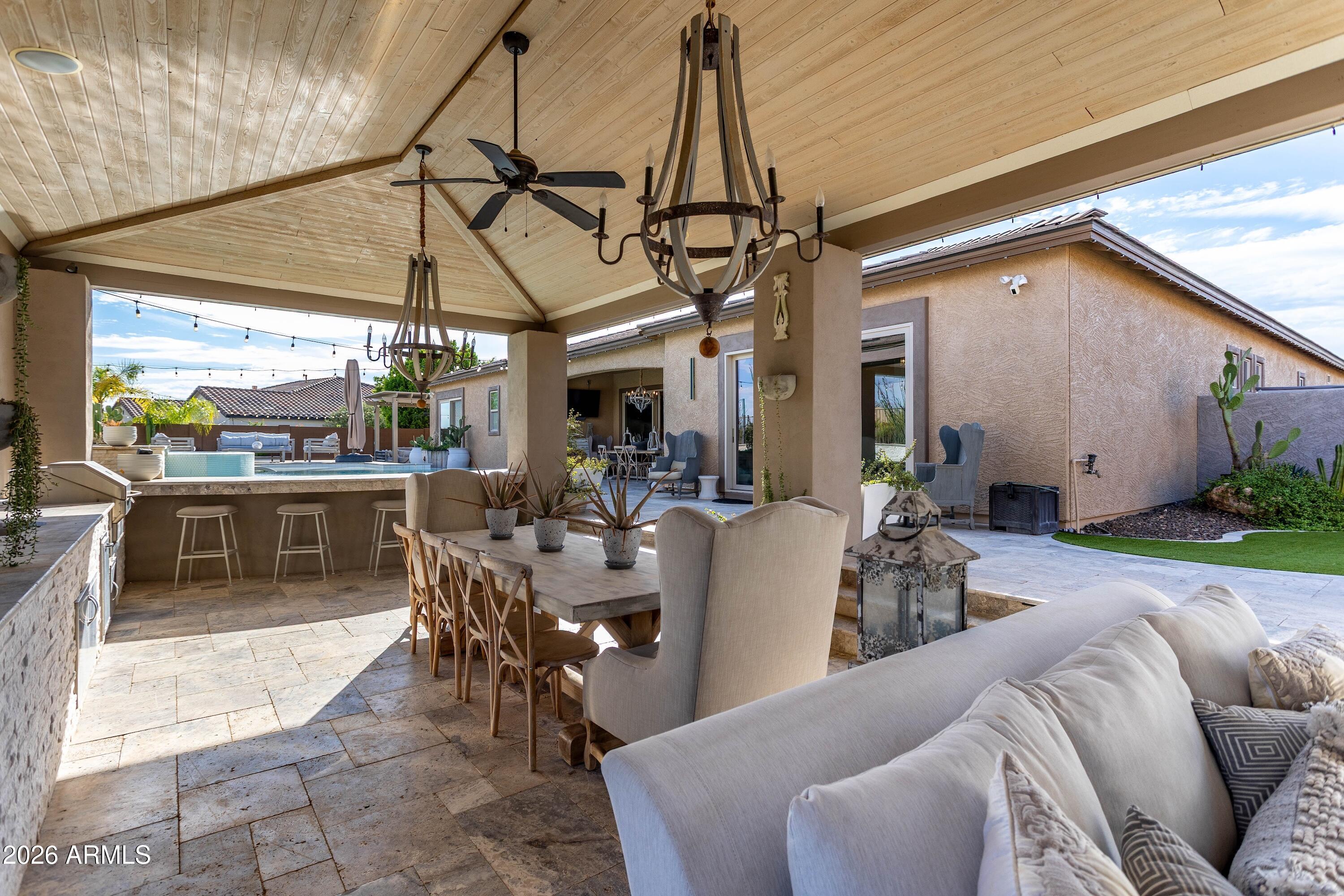 LONE MOUNTAIN - Residential
