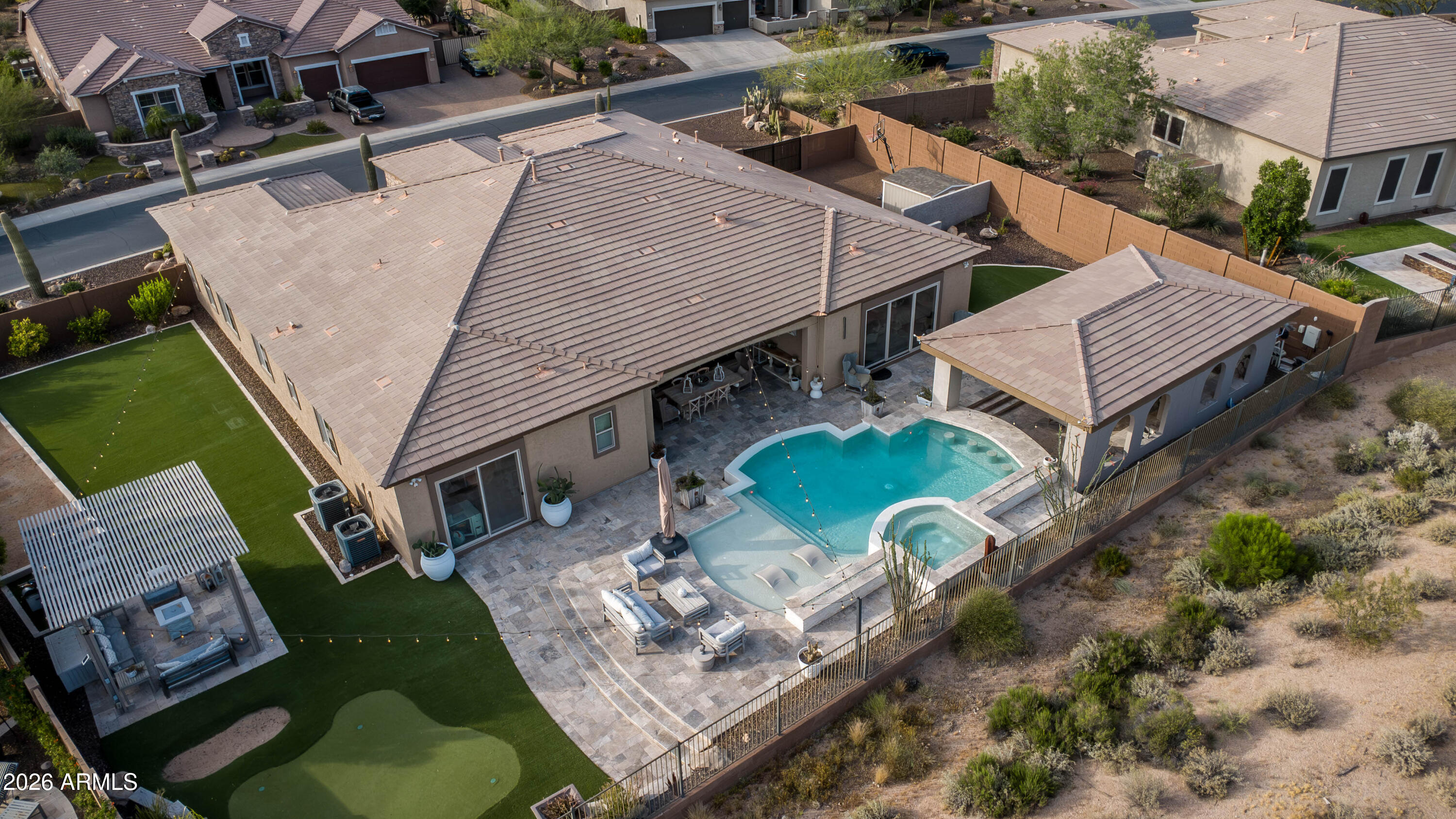LONE MOUNTAIN - Residential