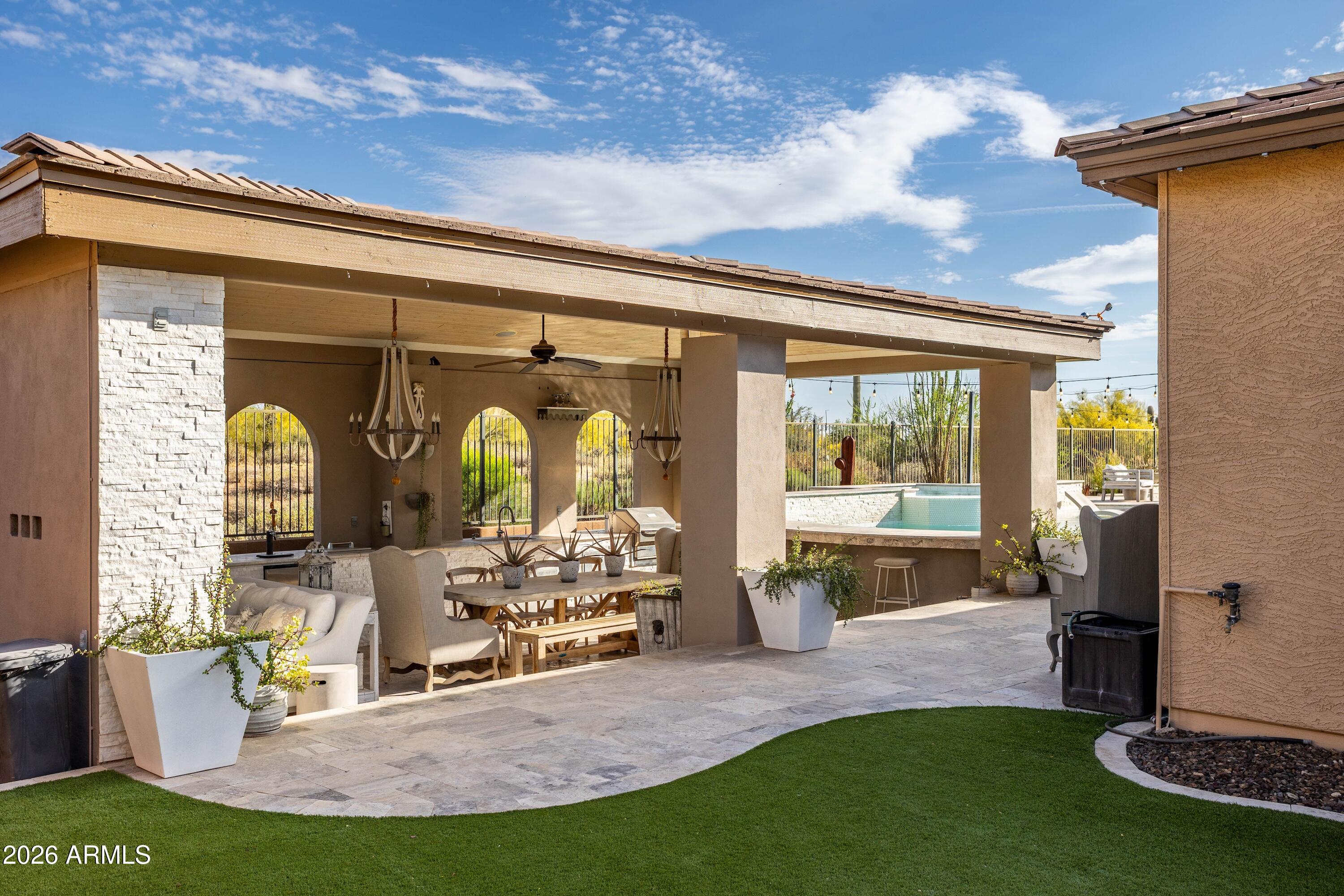 LONE MOUNTAIN - Residential