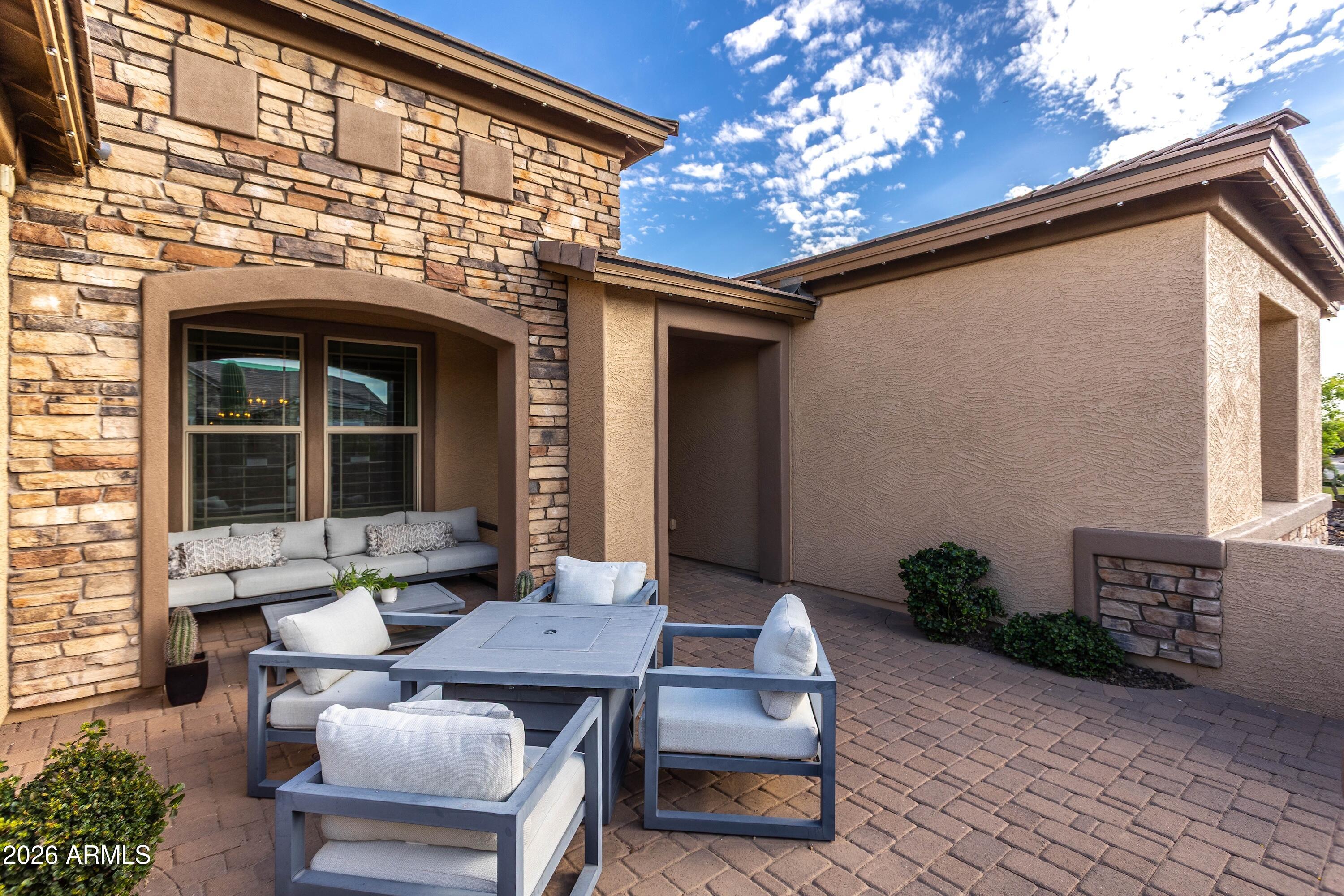LONE MOUNTAIN - Residential