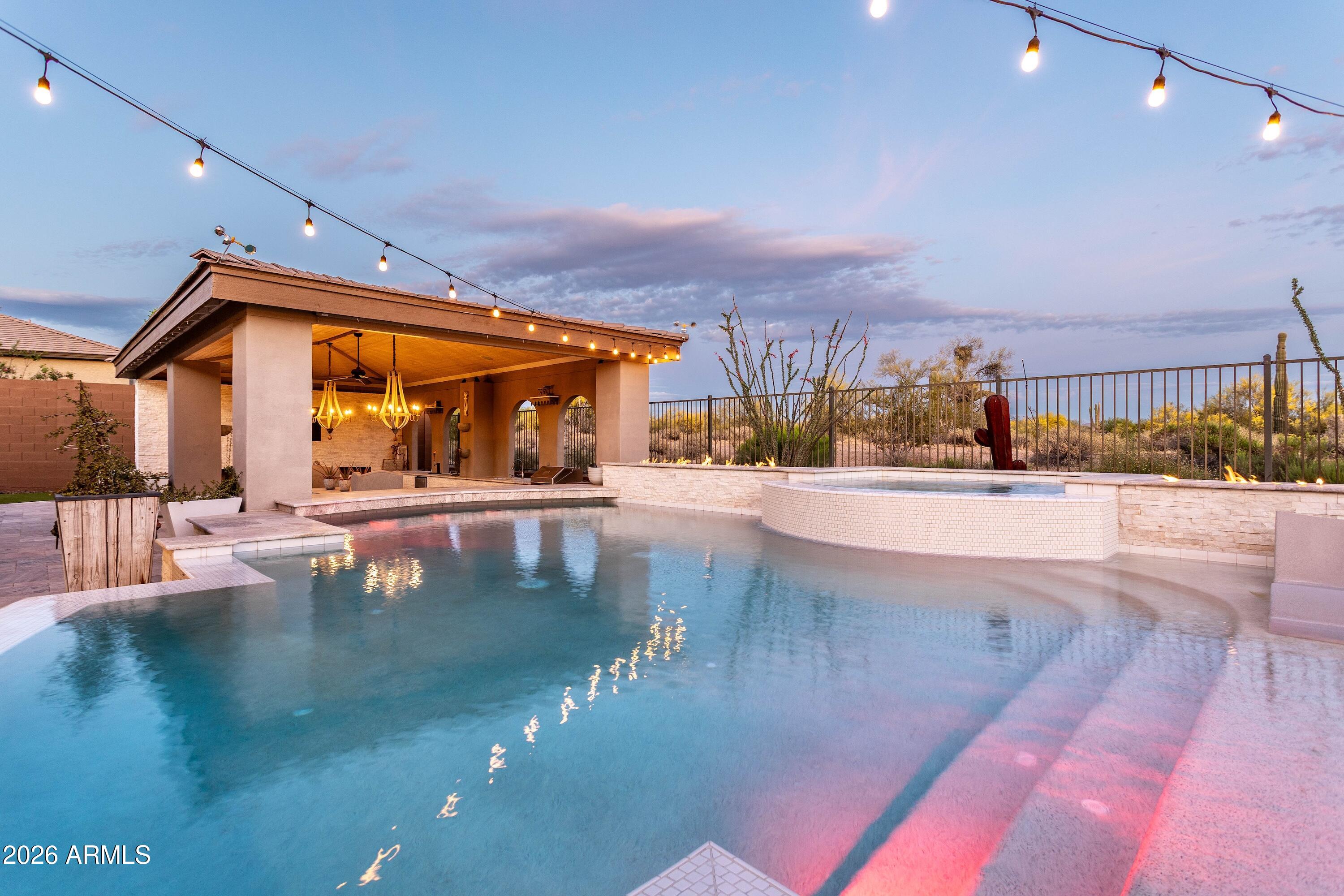 LONE MOUNTAIN - Residential