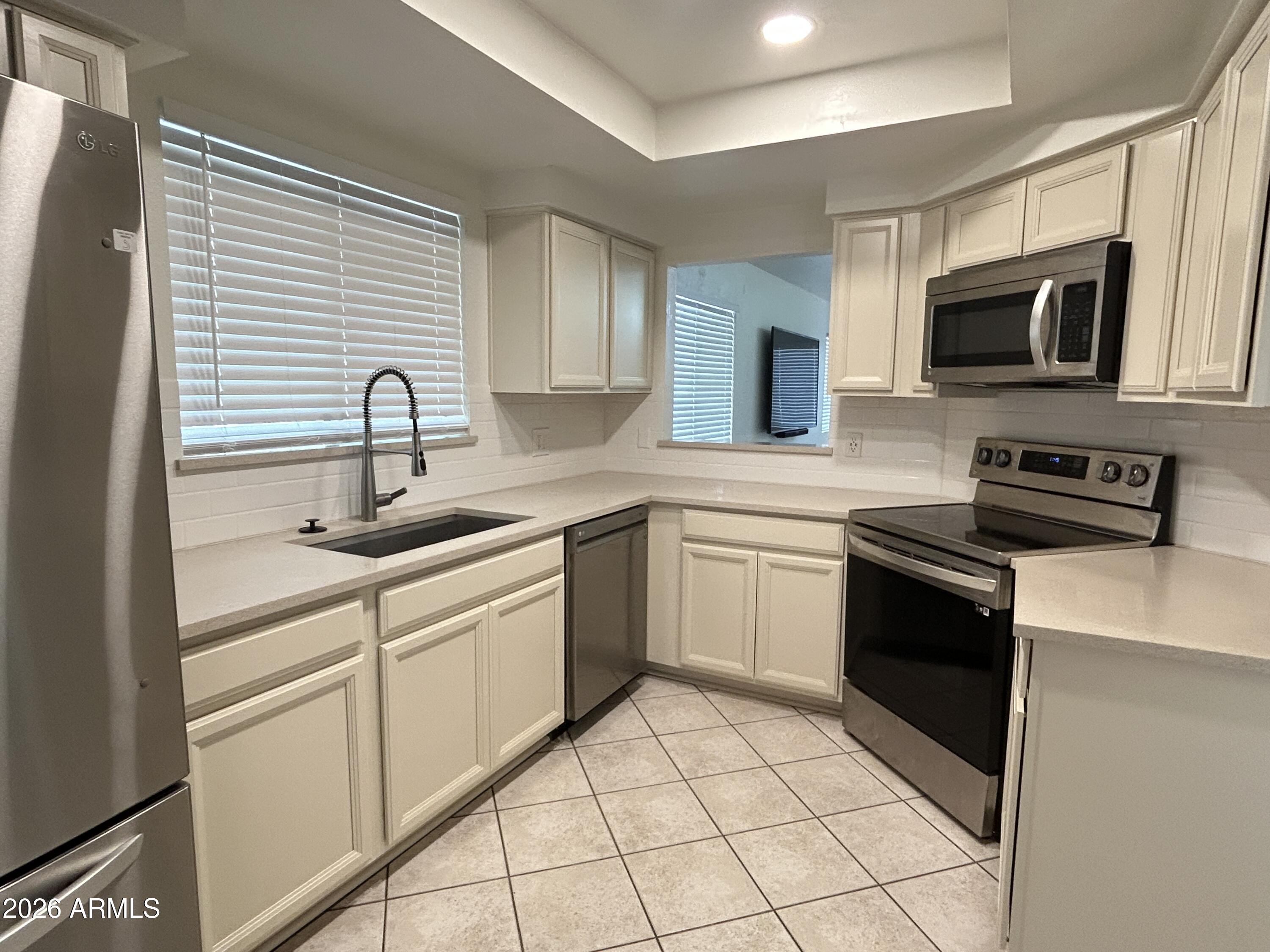 DOBSON TERRACE LOT 1-163 TR A-L - Residential Lease