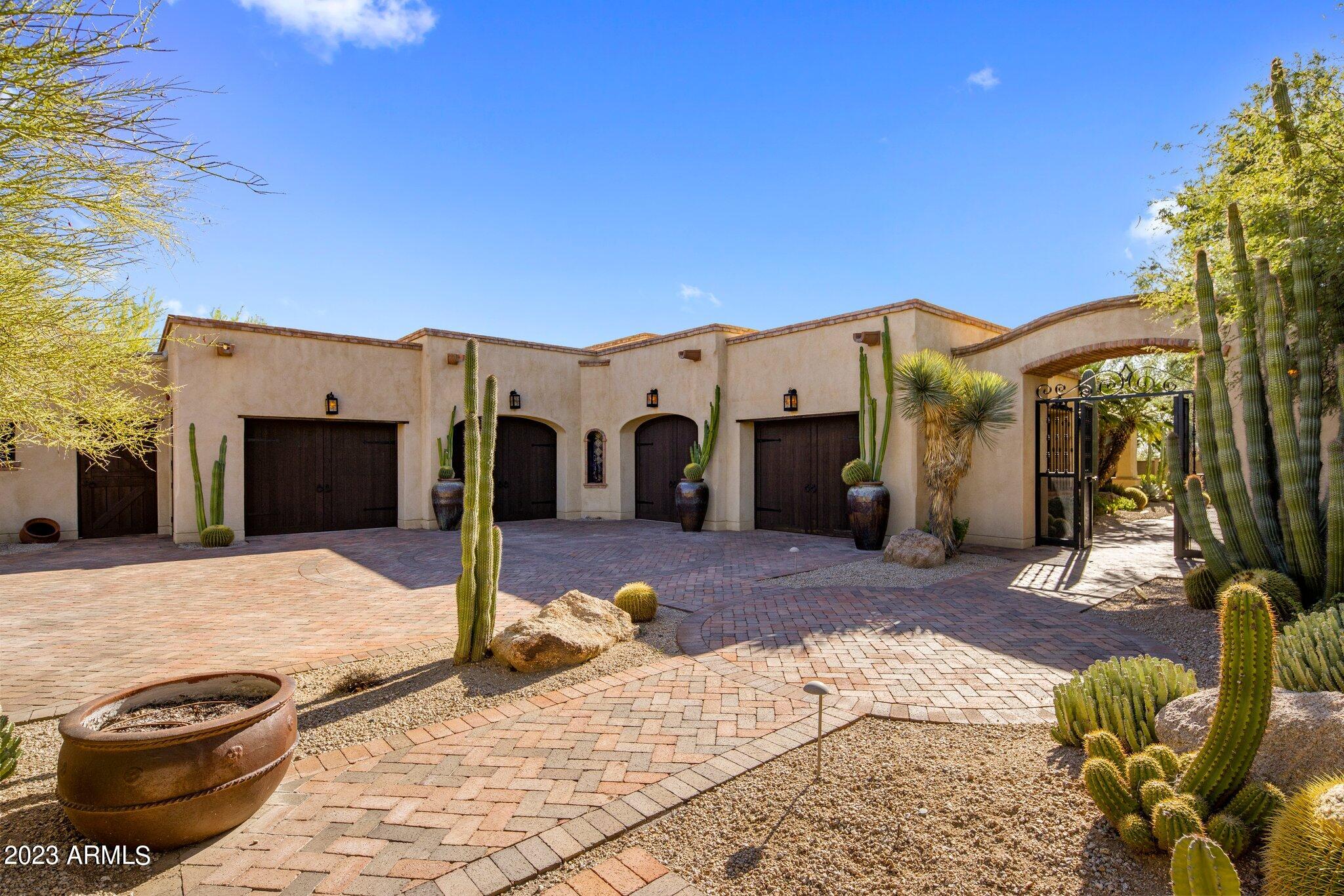 WHISPER ROCK UNIT 2 - Residential
