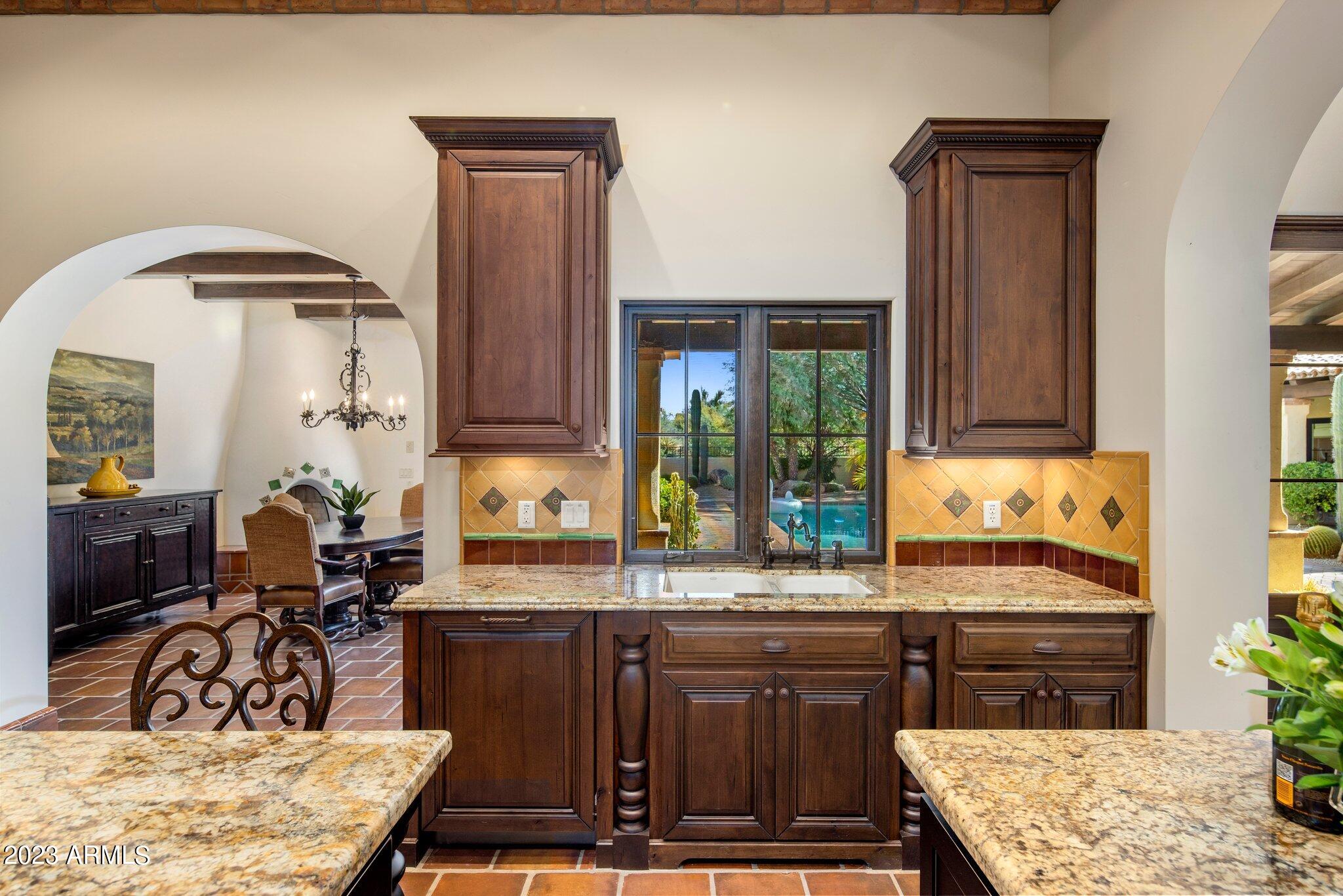 WHISPER ROCK UNIT 2 - Residential