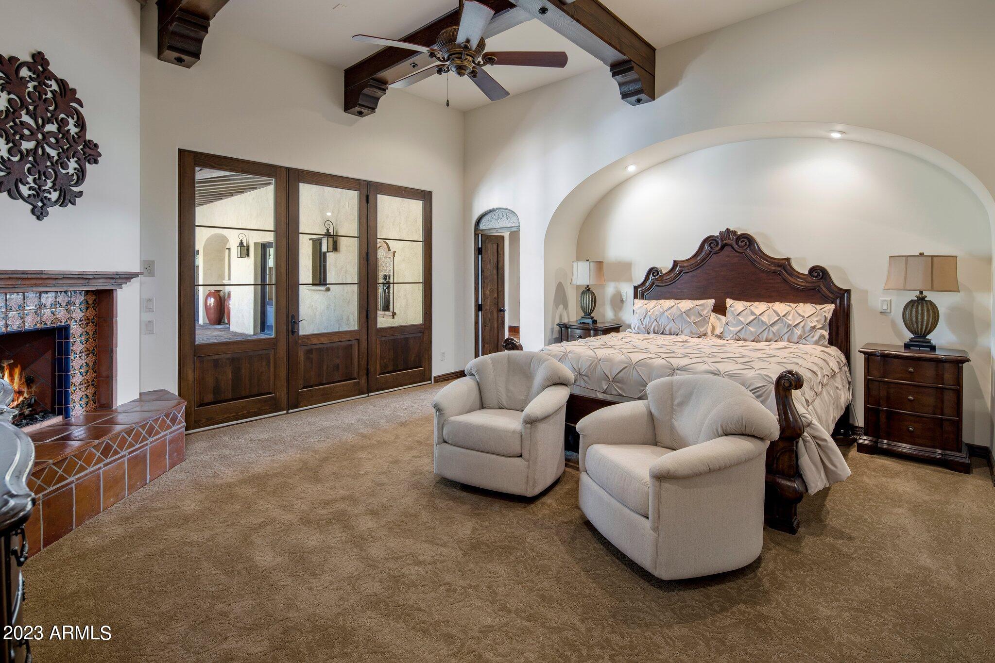 WHISPER ROCK UNIT 2 - Residential