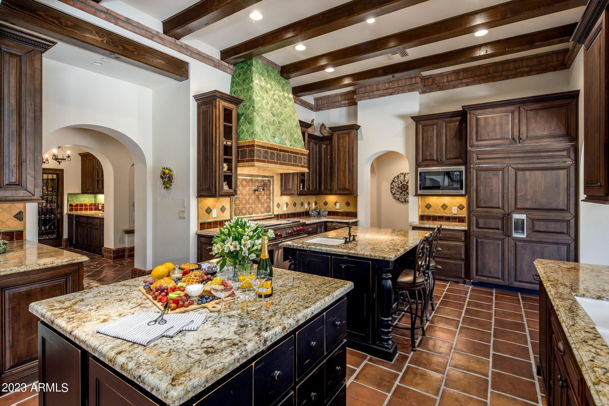 WHISPER ROCK UNIT 2 - Residential