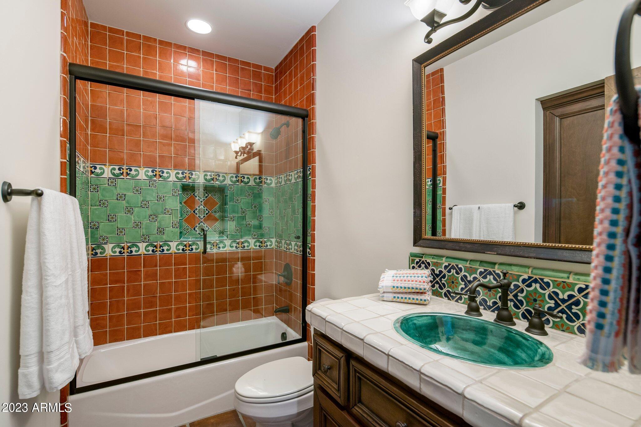 WHISPER ROCK UNIT 2 - Residential