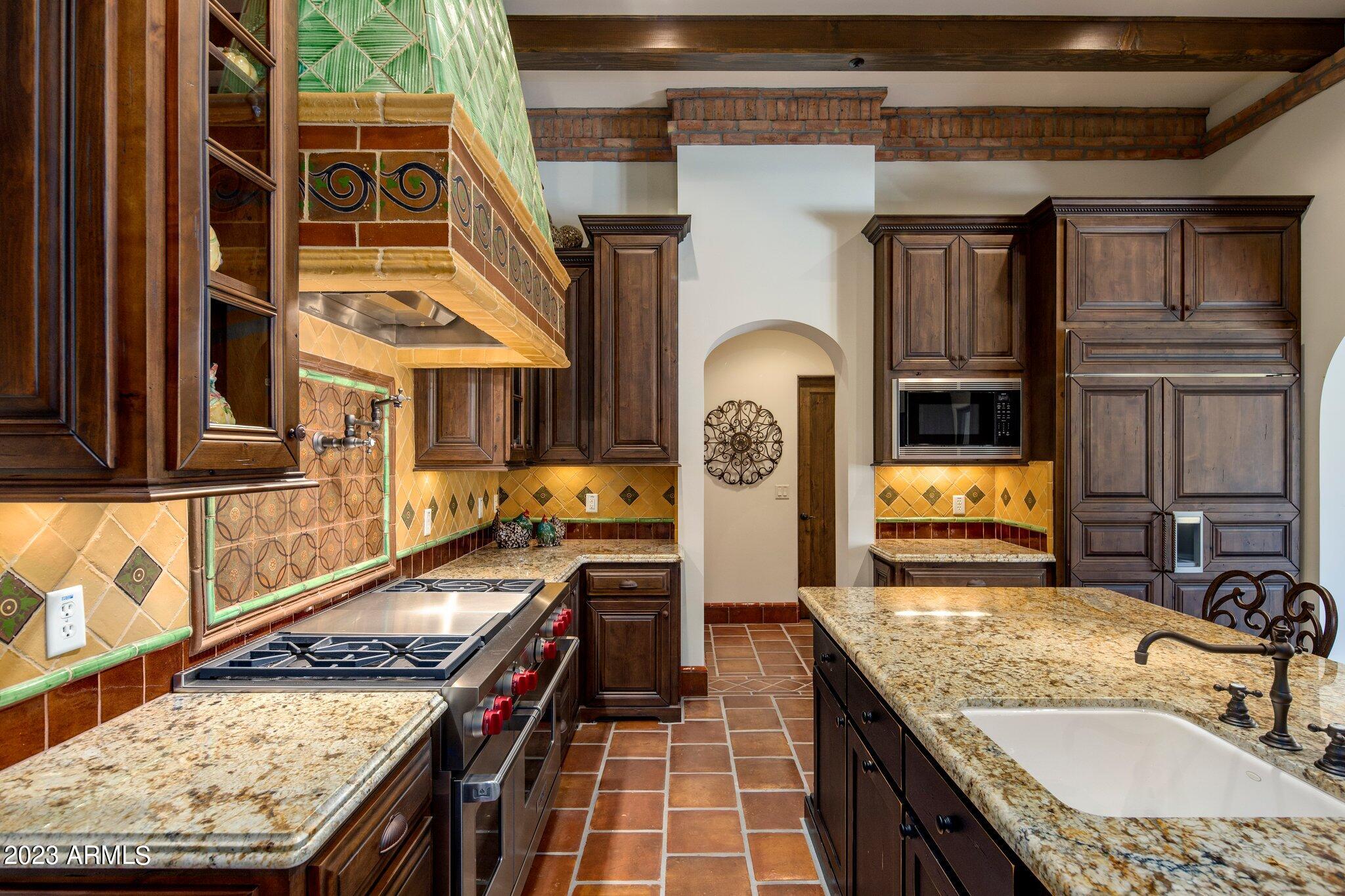 WHISPER ROCK UNIT 2 - Residential
