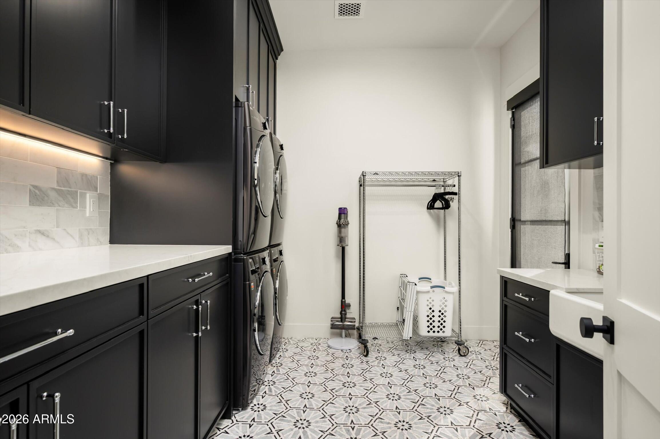 Sectional/Meets & Bounds - Residential