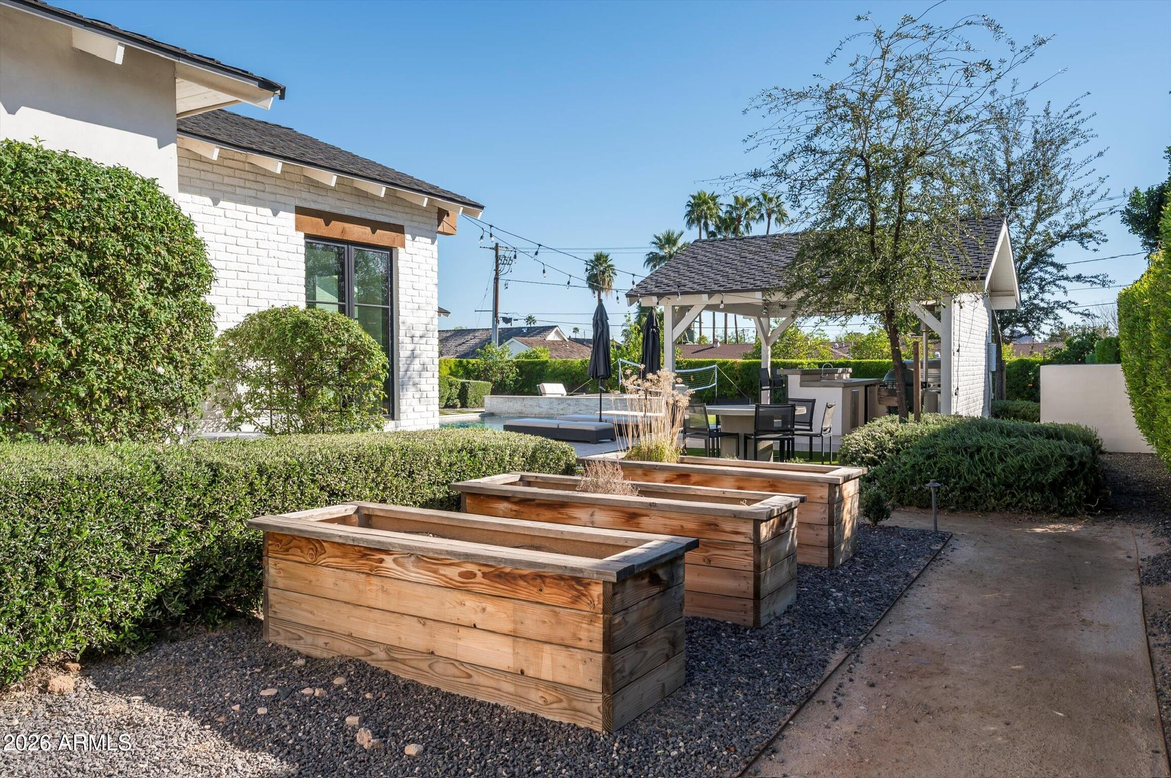 Sectional/Meets & Bounds - Residential