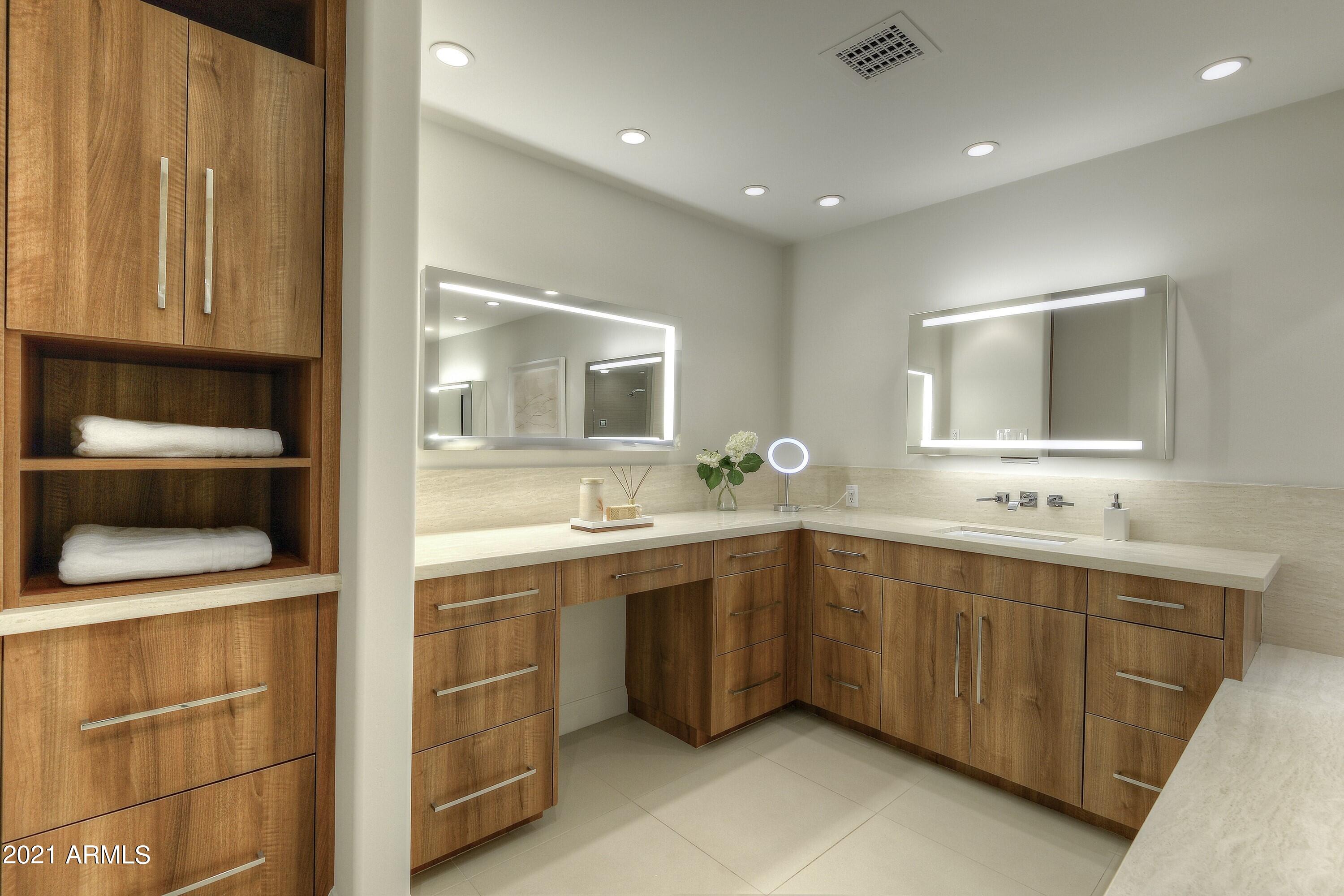 SCOTTSDALE WATERFRONT RESIDENCES CONDOMINIUM - Residential