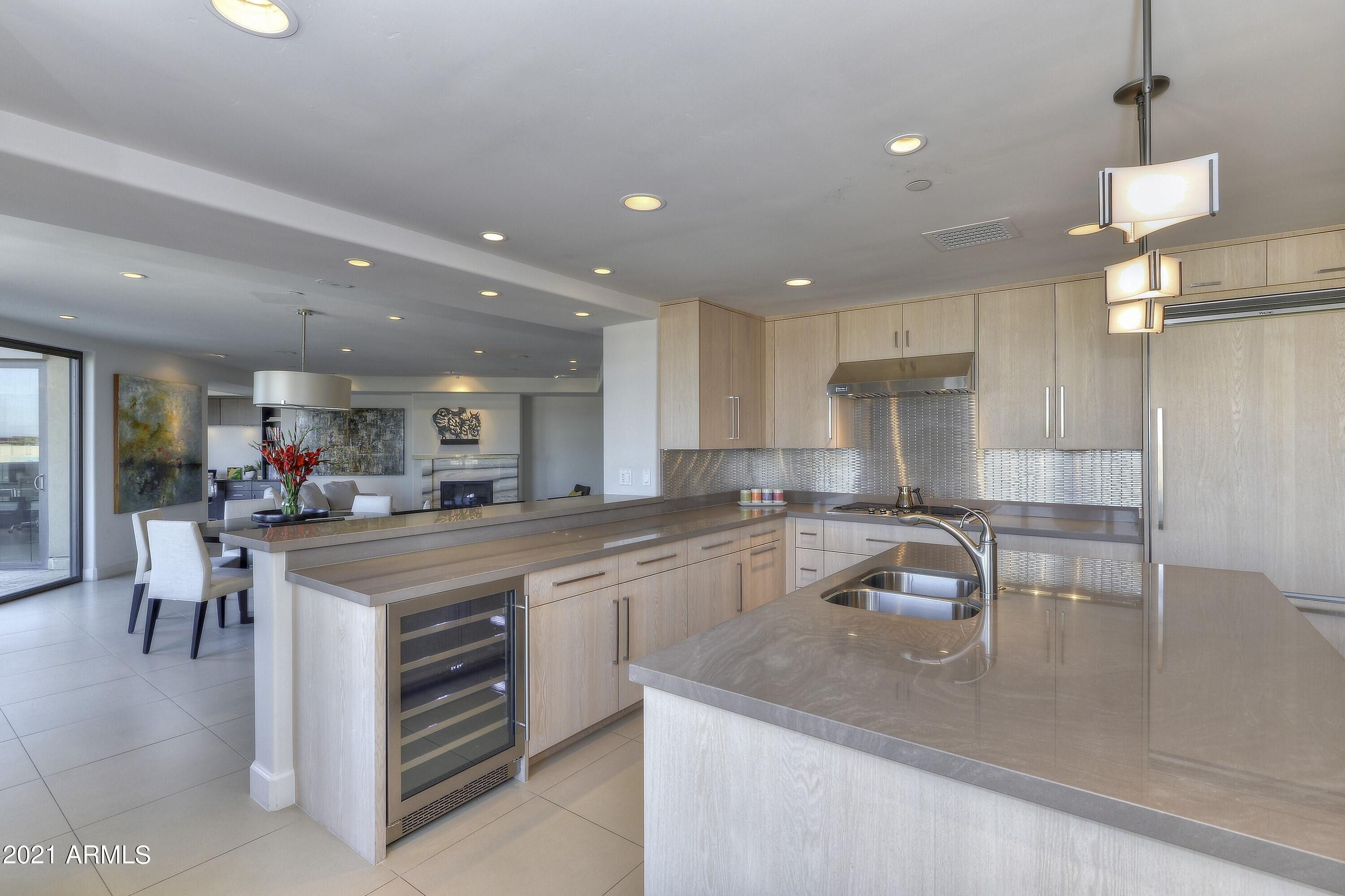SCOTTSDALE WATERFRONT RESIDENCES CONDOMINIUM - Residential