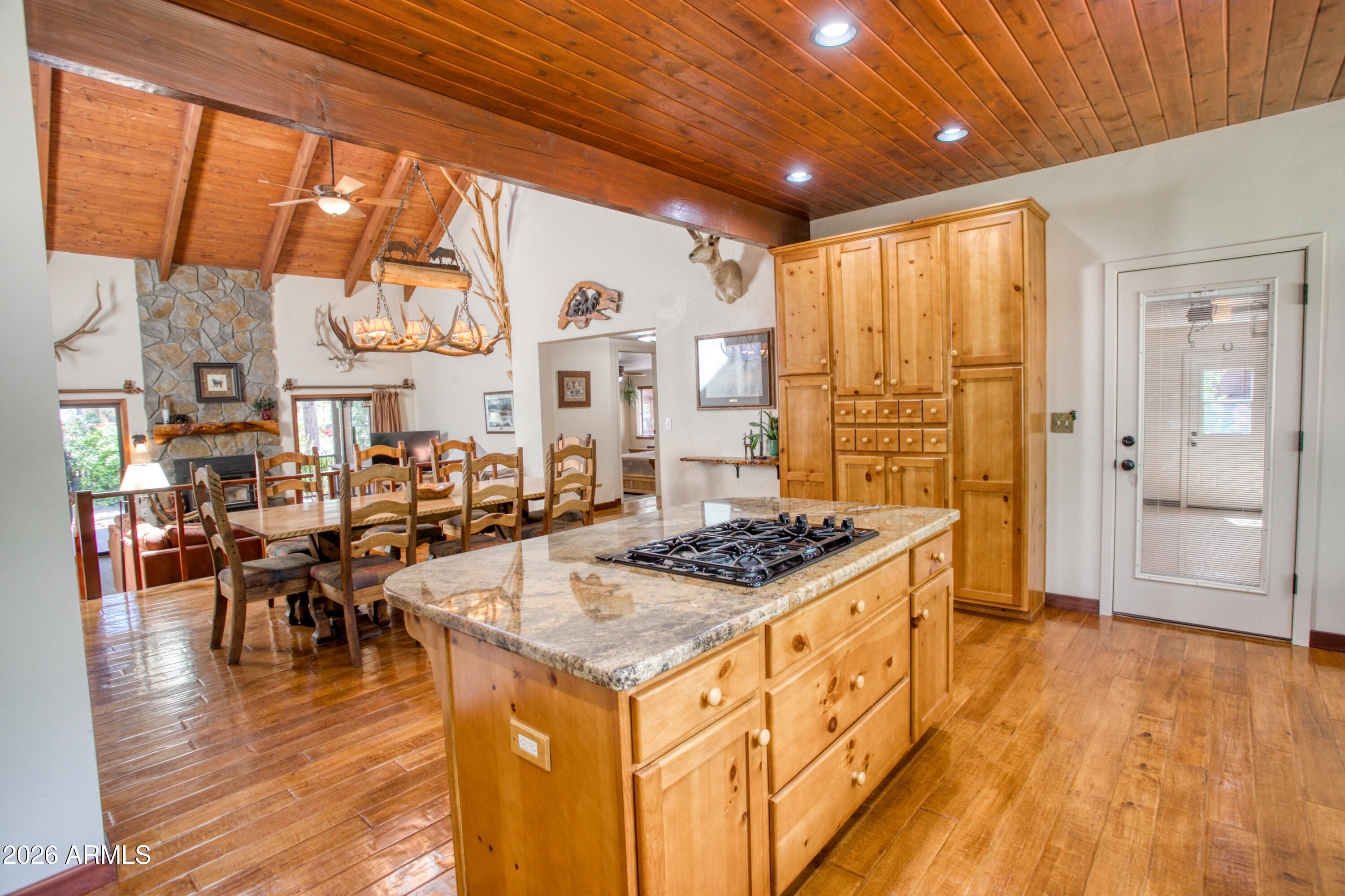 PINETOP LAKES UNIT 3 - Residential