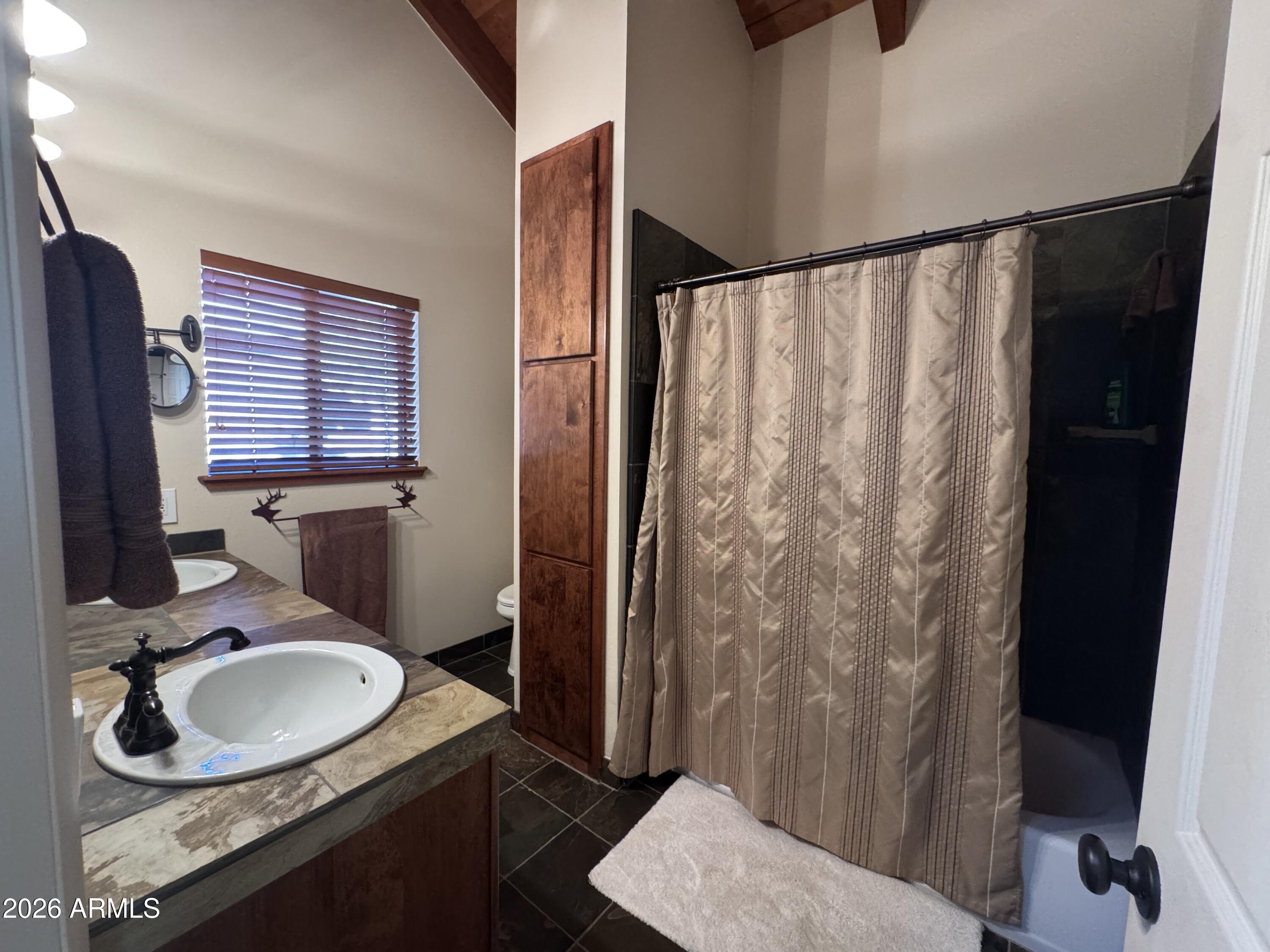 PINETOP LAKES UNIT 3 - Residential