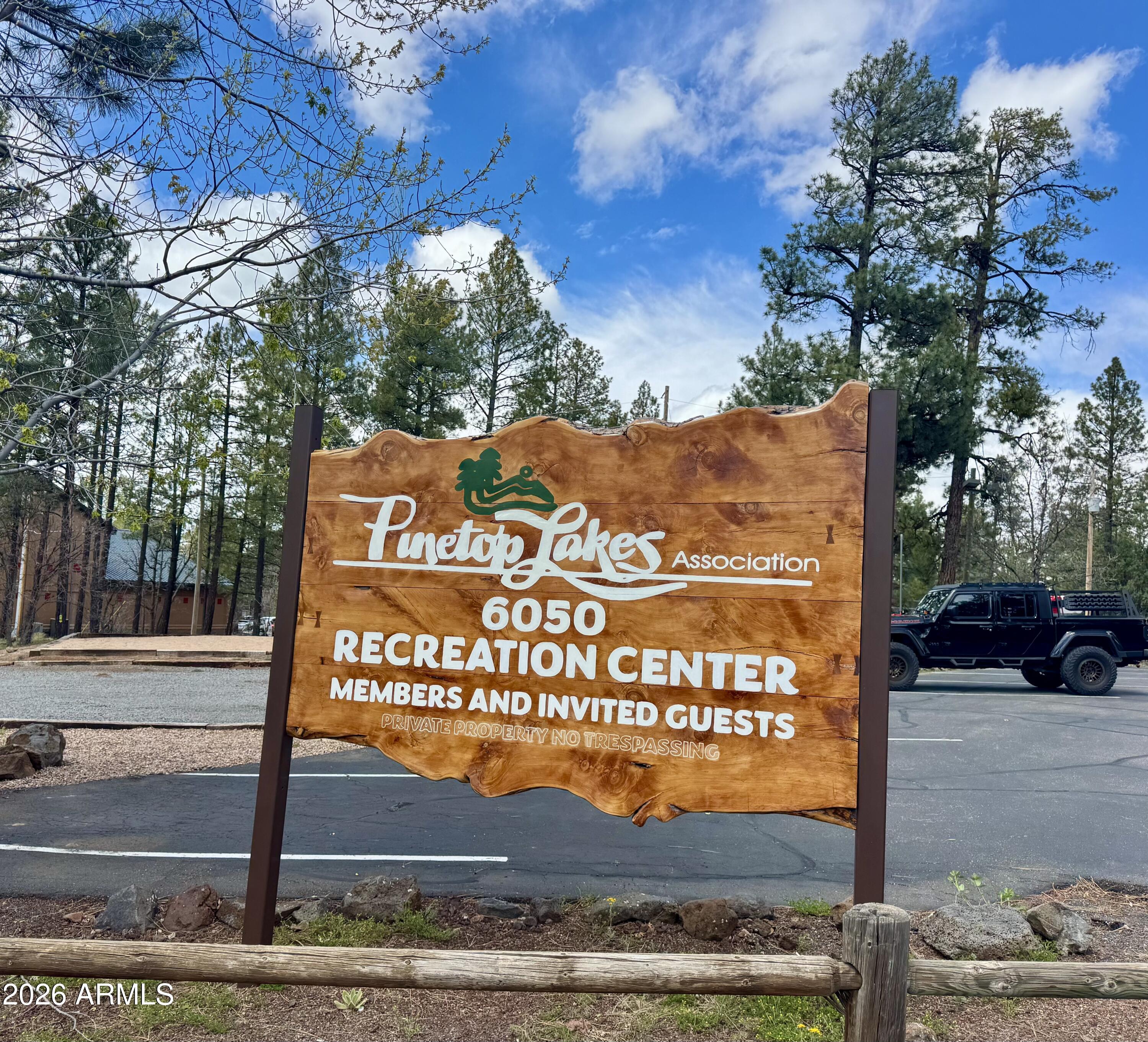 PINETOP LAKES UNIT 3 - Residential