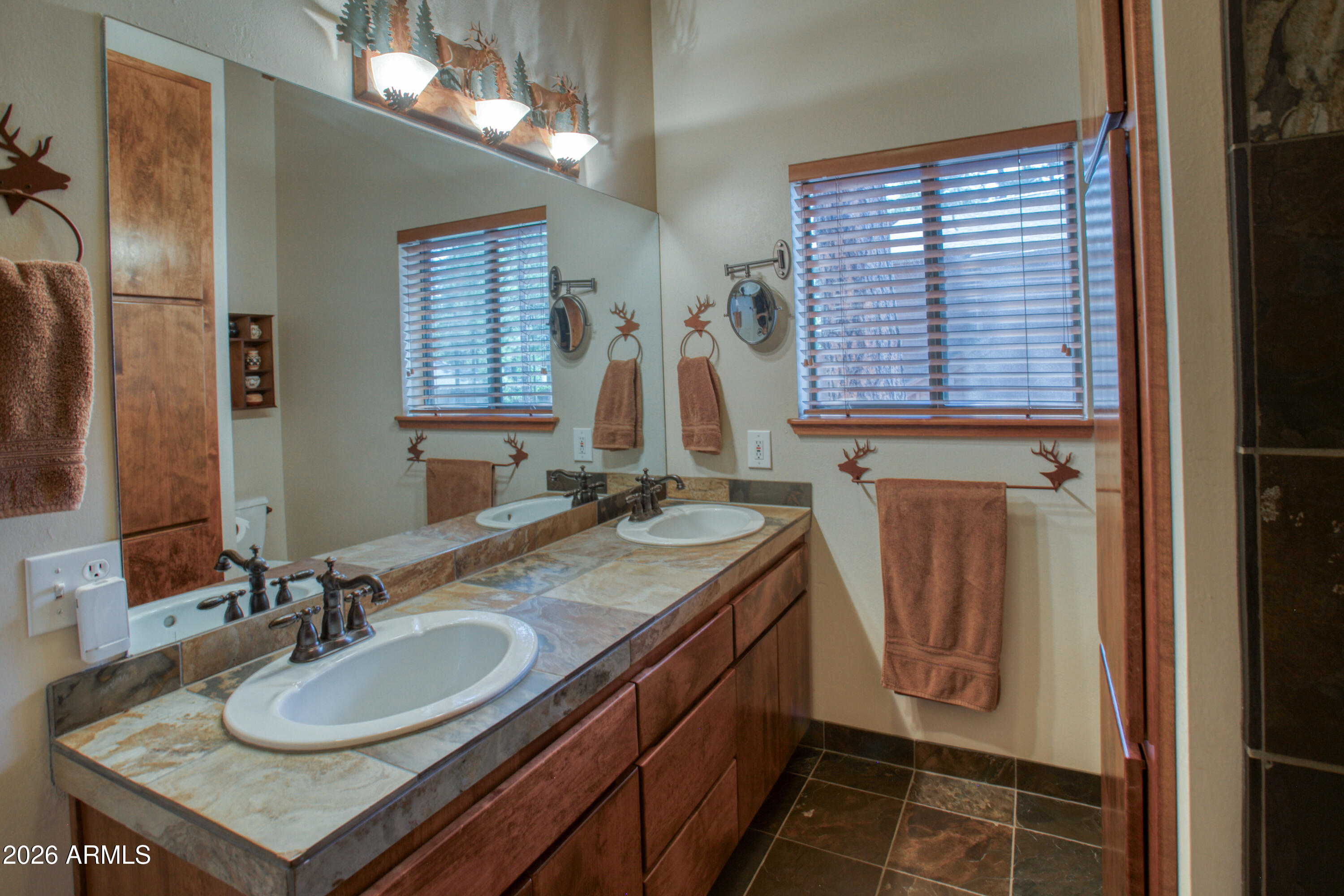 PINETOP LAKES UNIT 3 - Residential