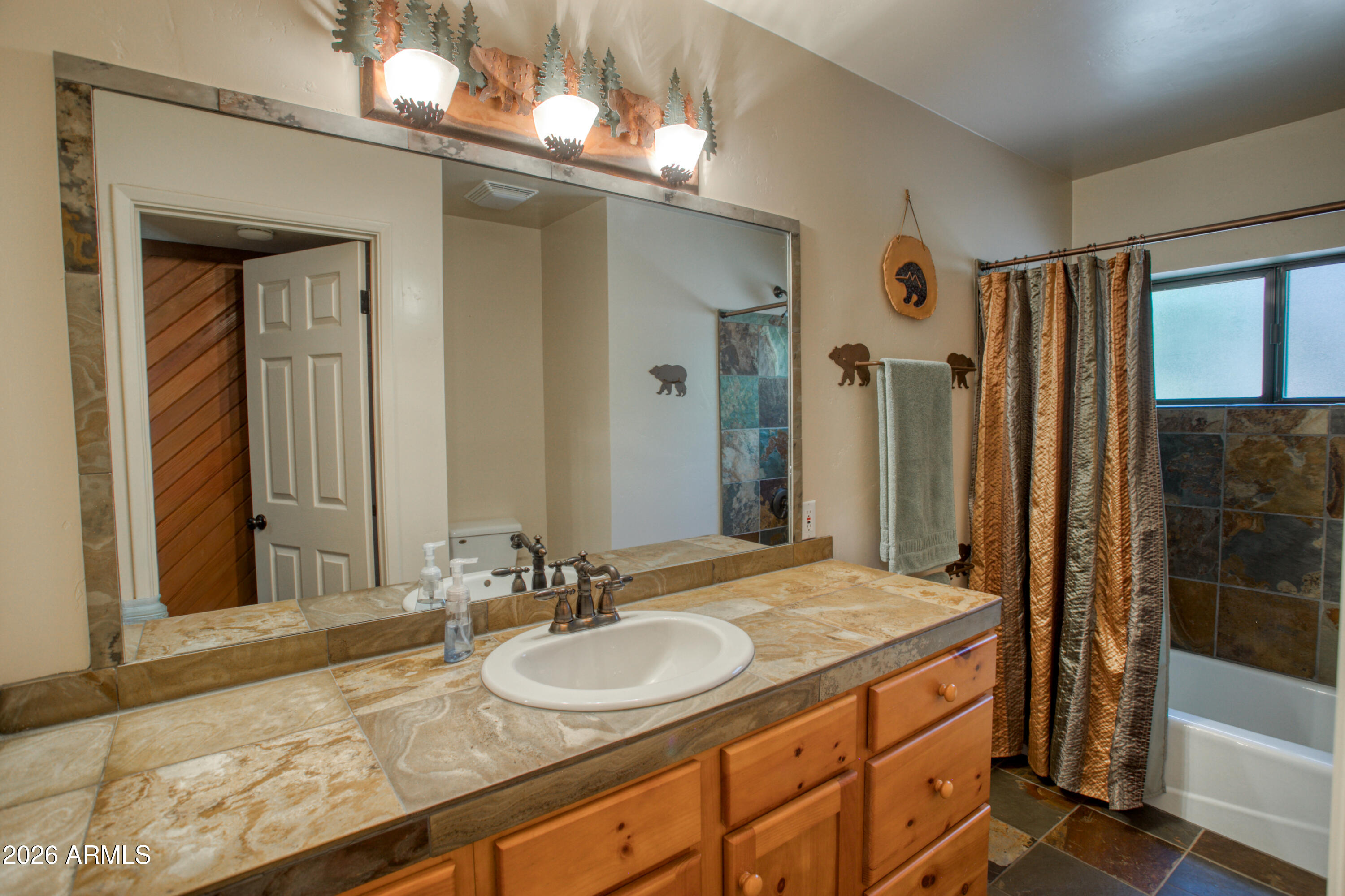 PINETOP LAKES UNIT 3 - Residential